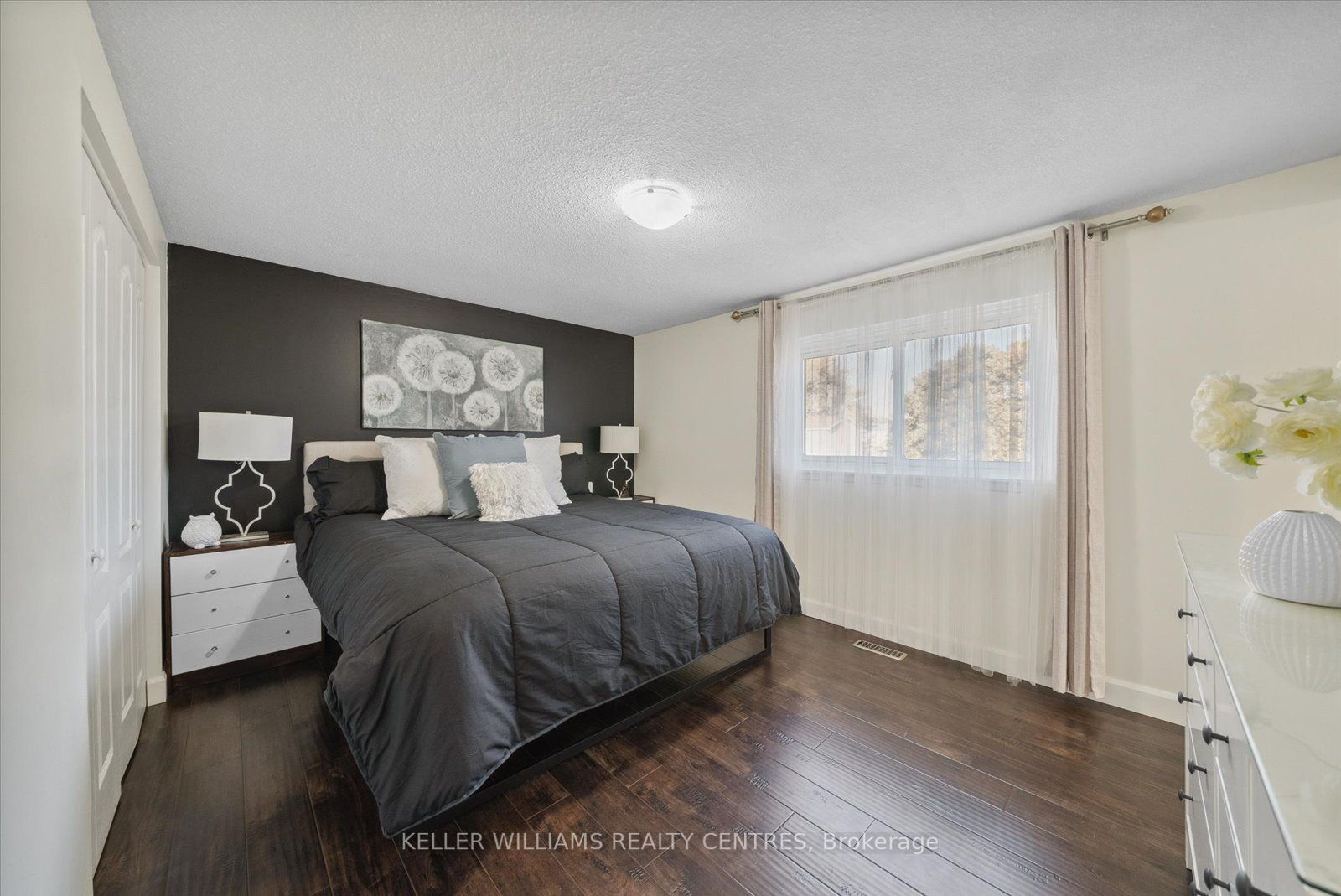 22 Roser Cres