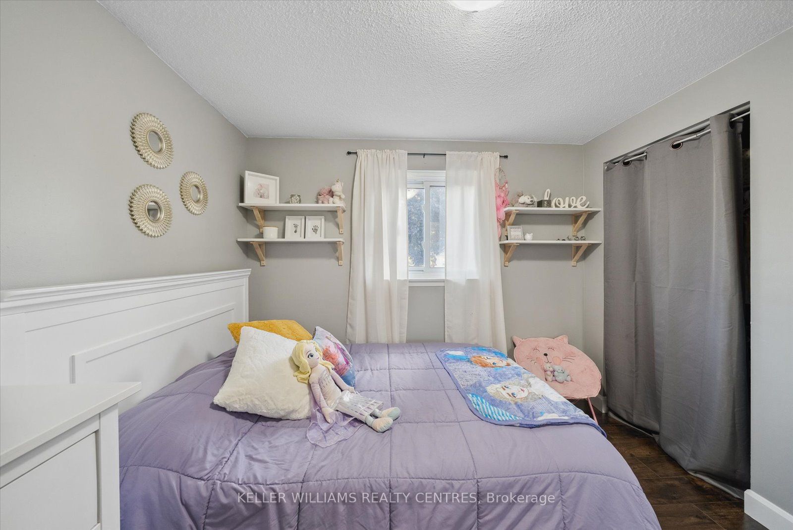 22 Roser Cres