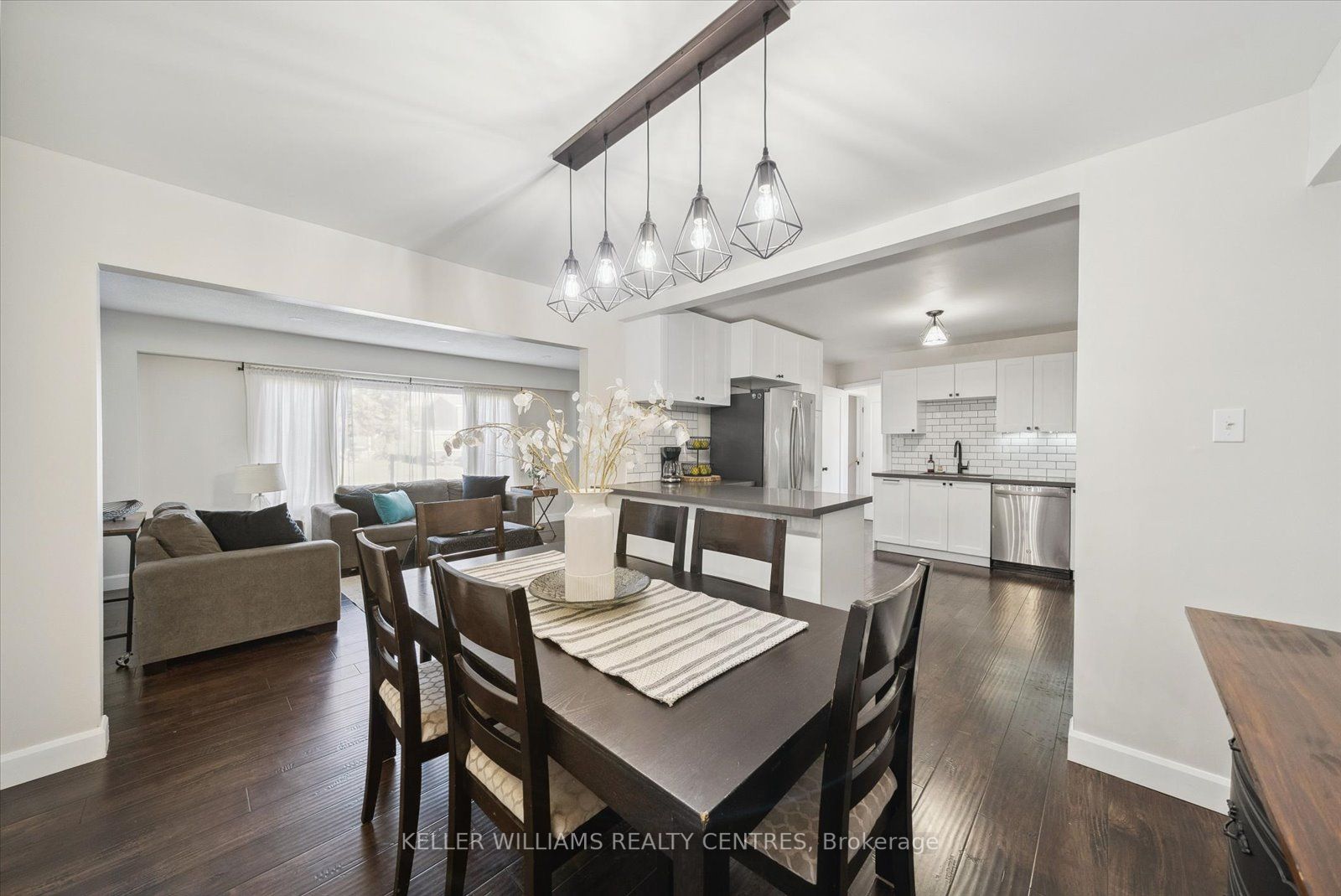 22 Roser Cres