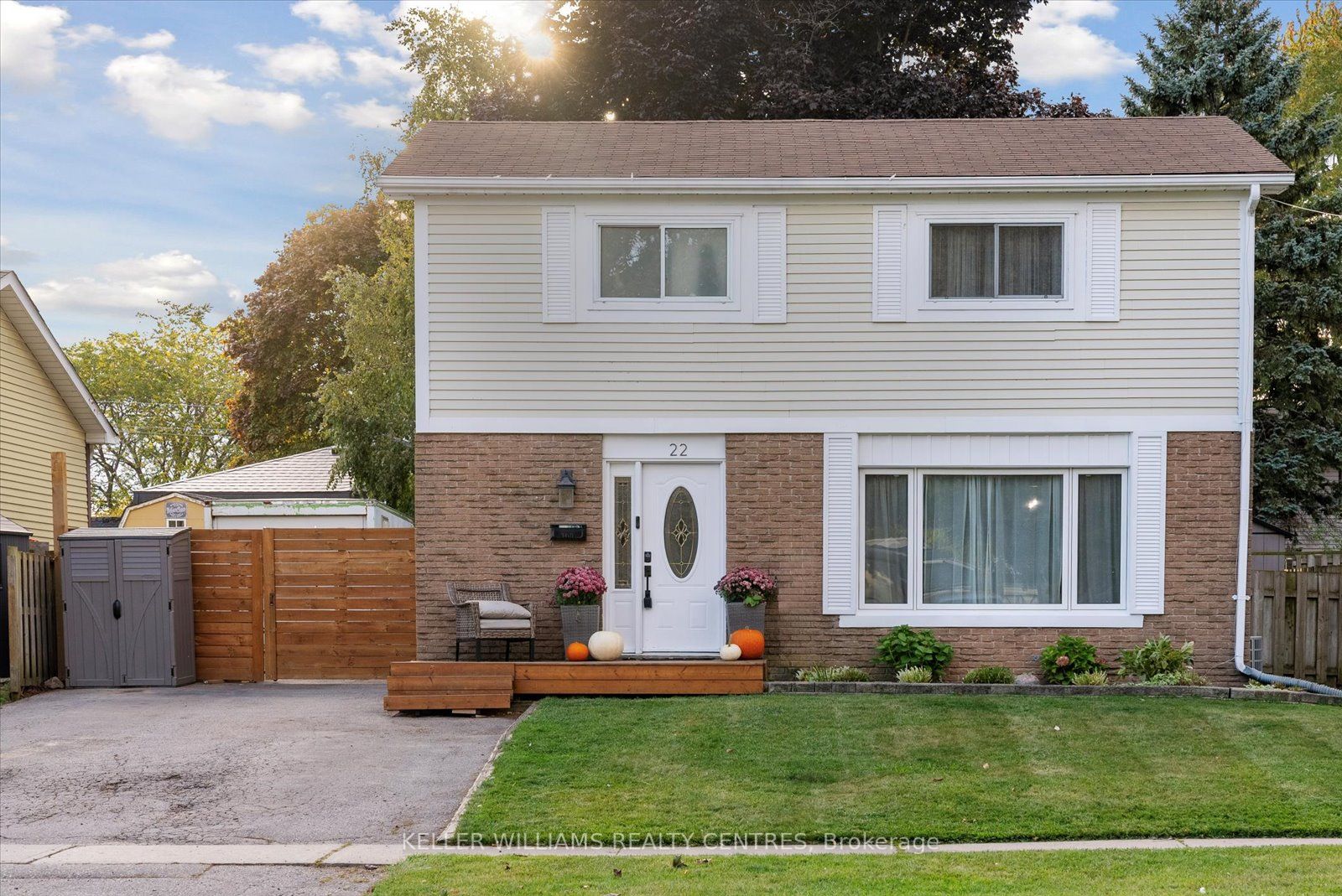 22 Roser Cres