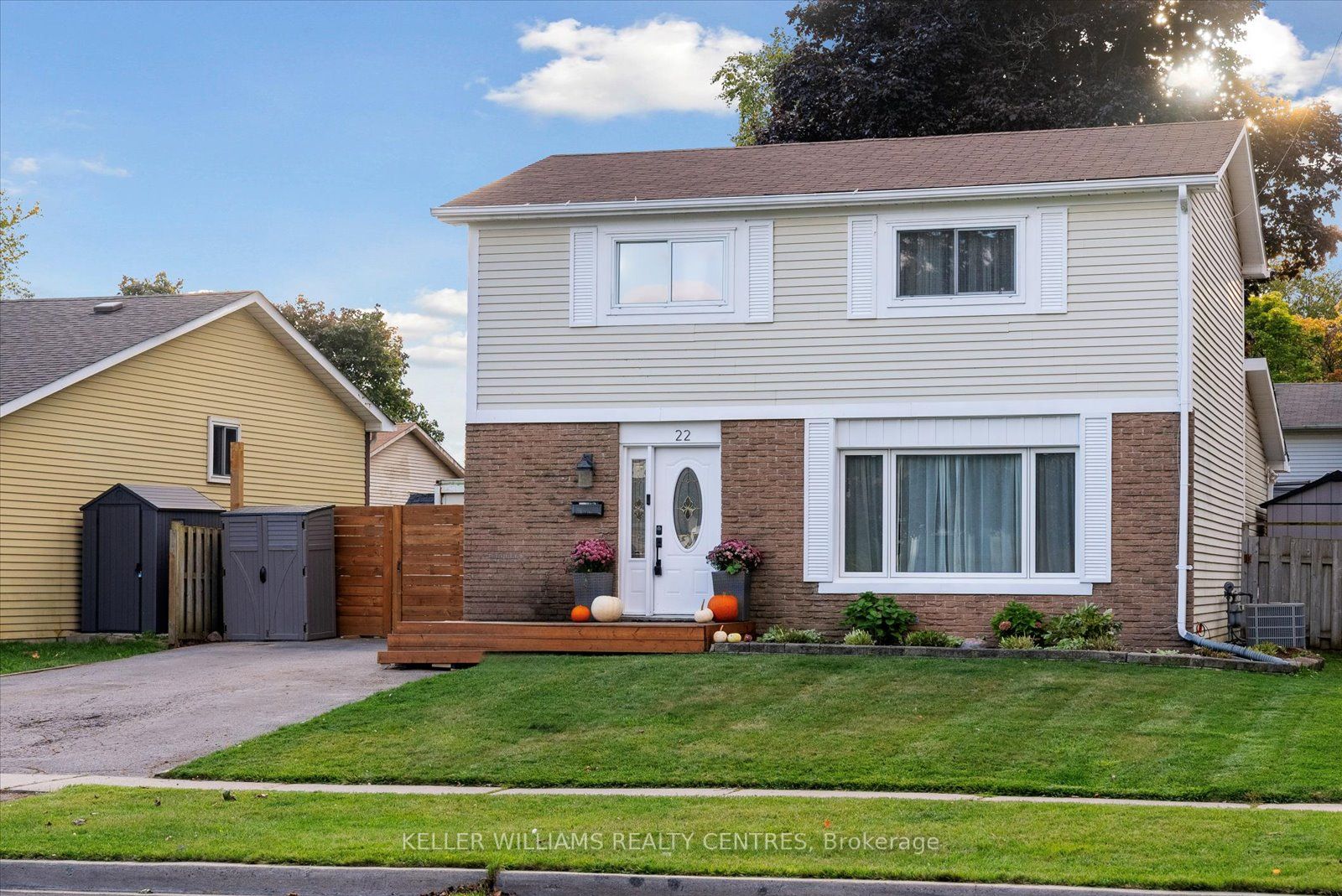 22 Roser Cres