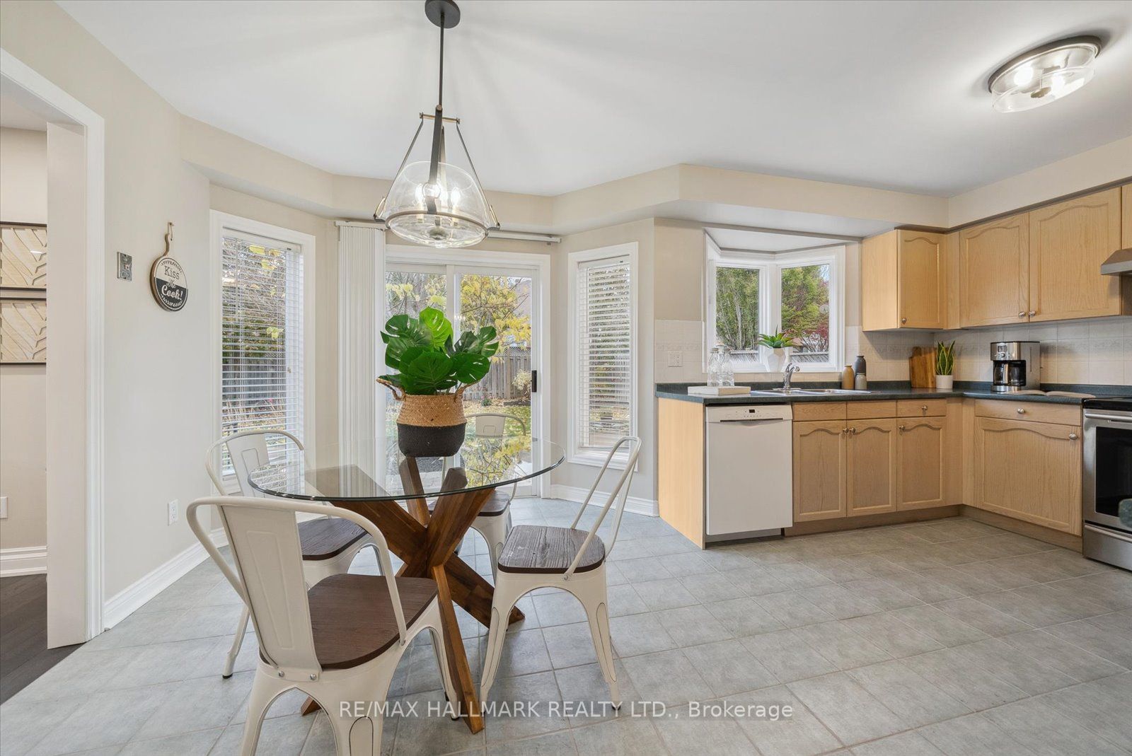 12 Mortimer Cres