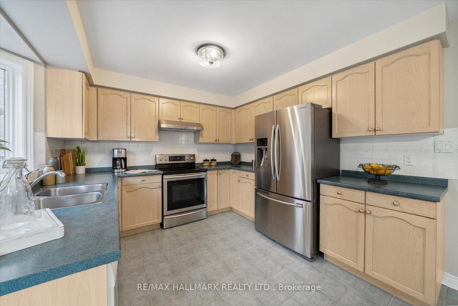 12 Mortimer Cres