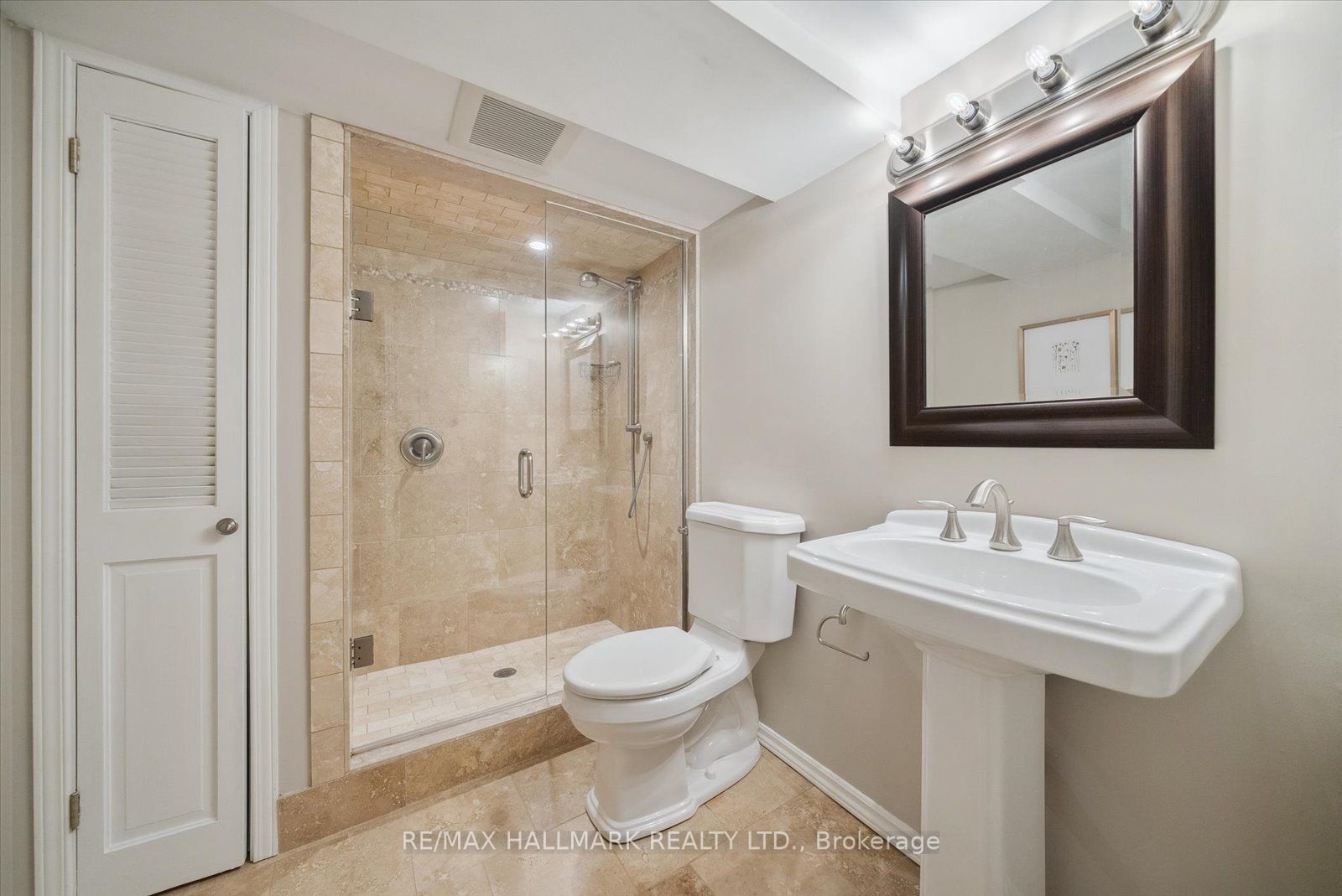 12 Mortimer Cres