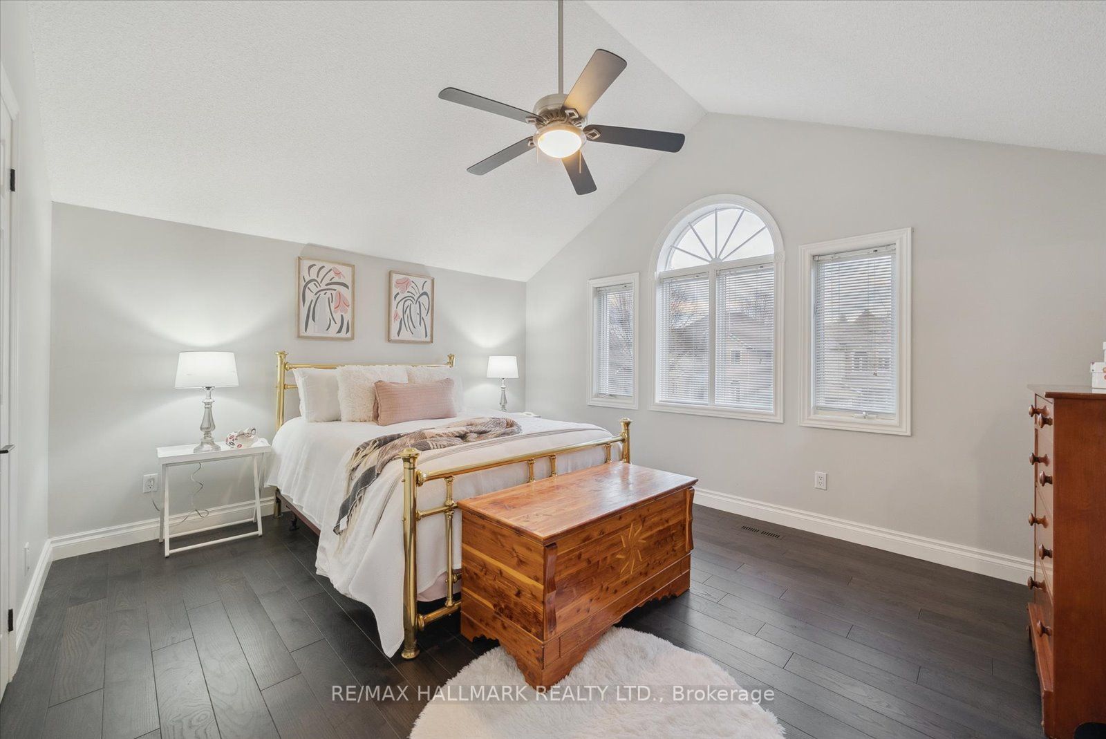 12 Mortimer Cres