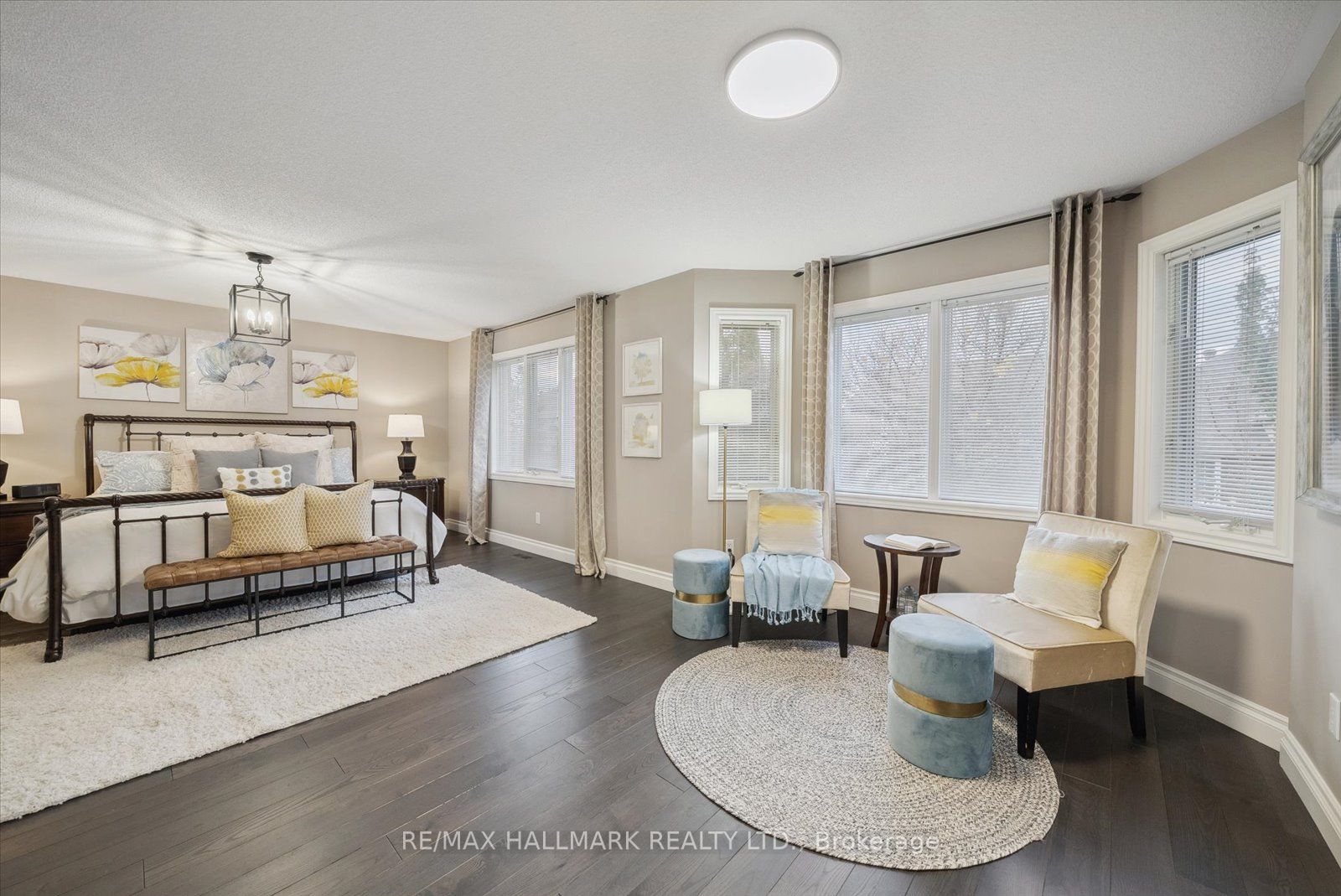 12 Mortimer Cres