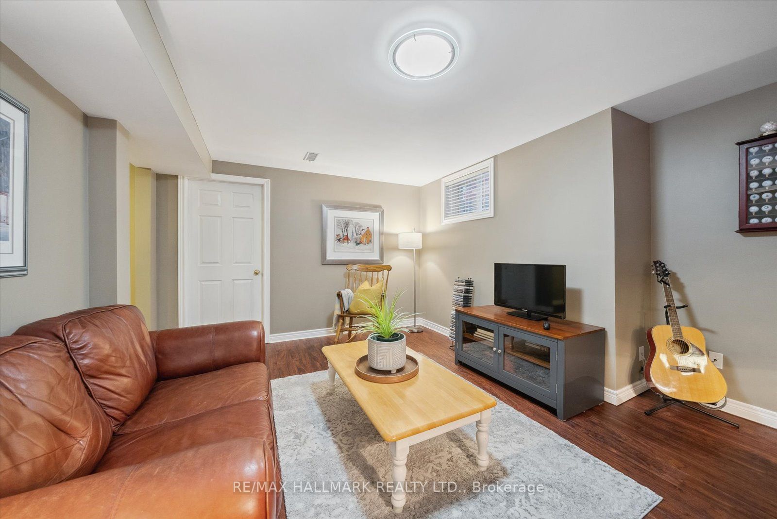 12 Mortimer Cres