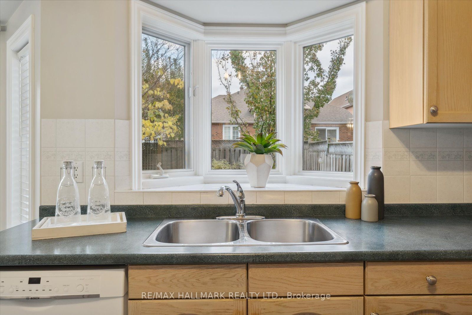 12 Mortimer Cres