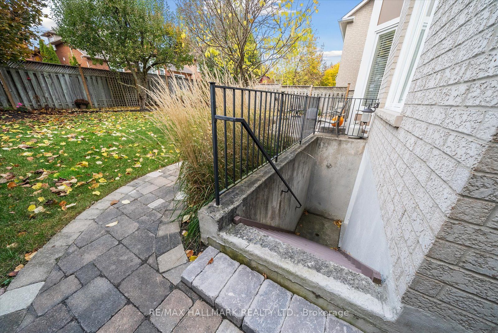 12 Mortimer Cres