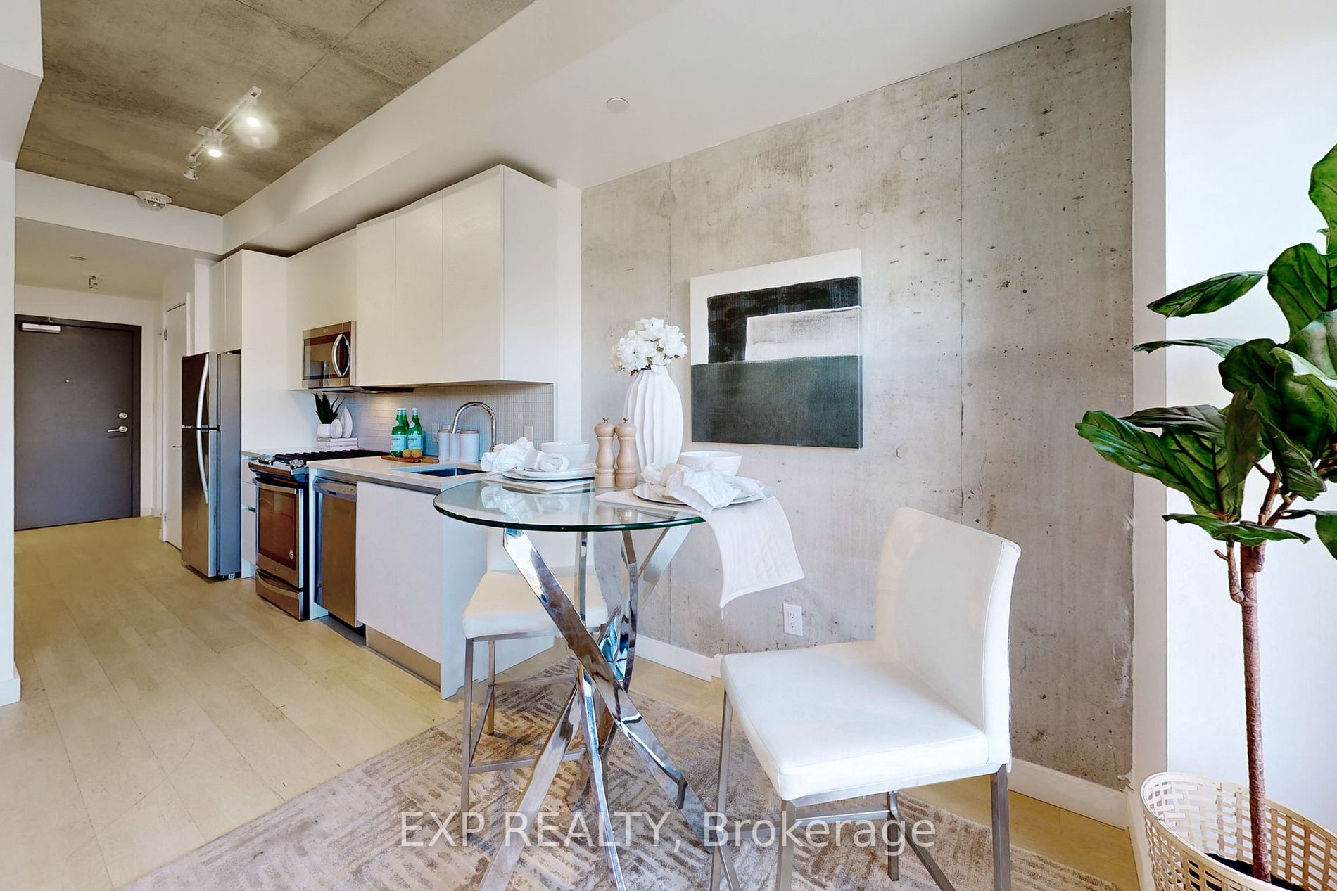 246 Logan Ave, #319