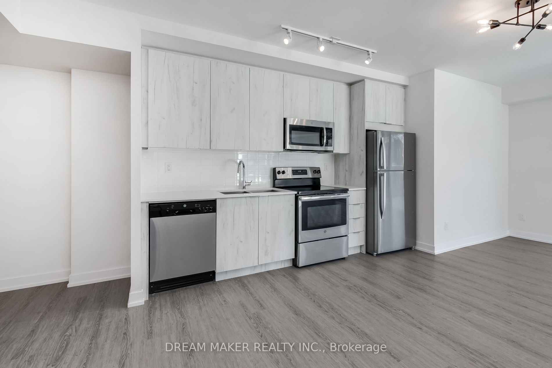 1350 Kingston Rd, #101