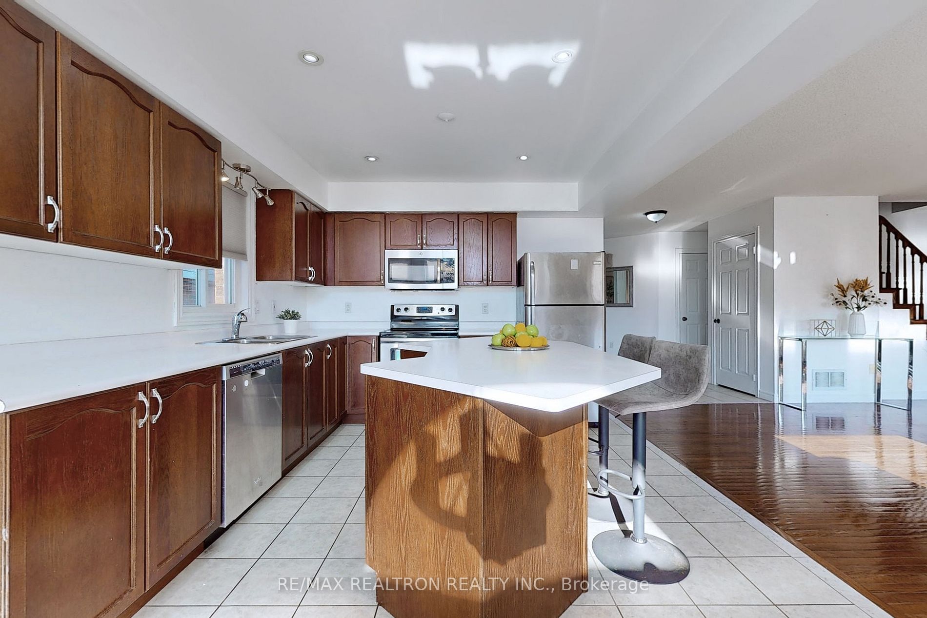 899 Coldstream Drive