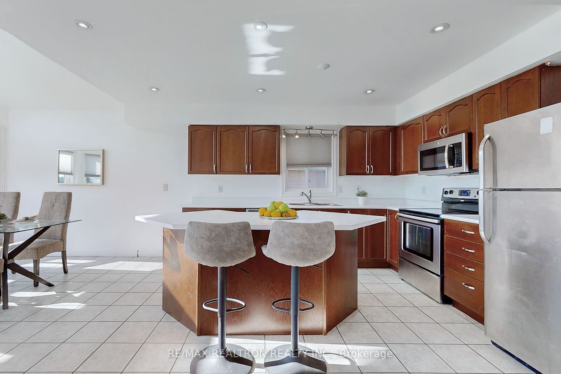 899 Coldstream Drive