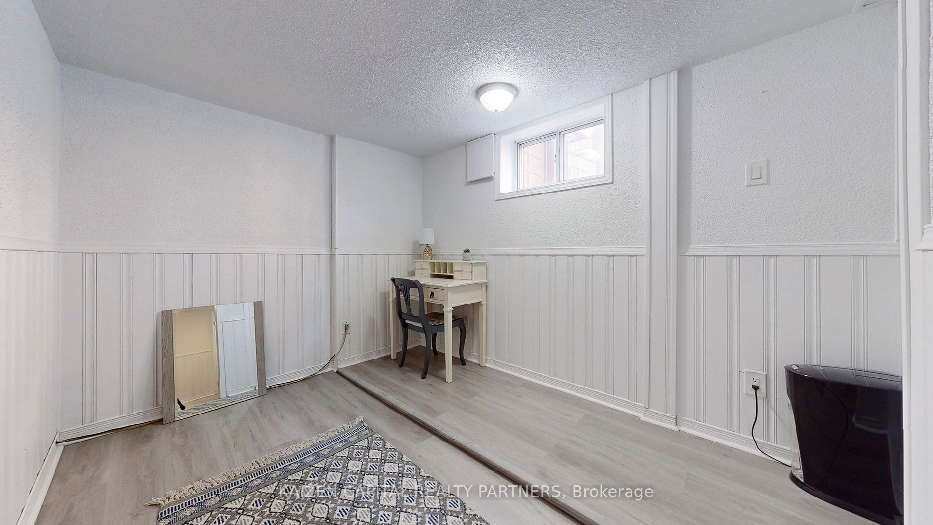 15 Stamford Sq N