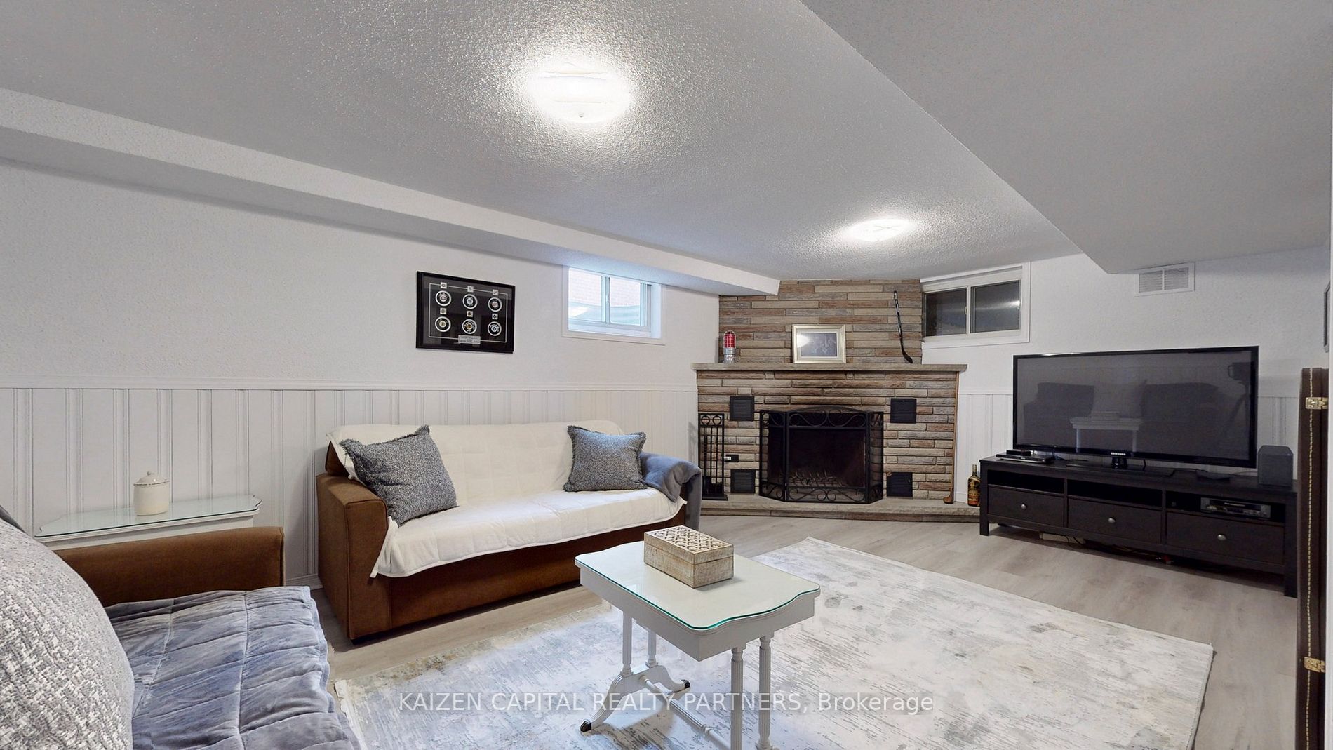15 Stamford Sq N