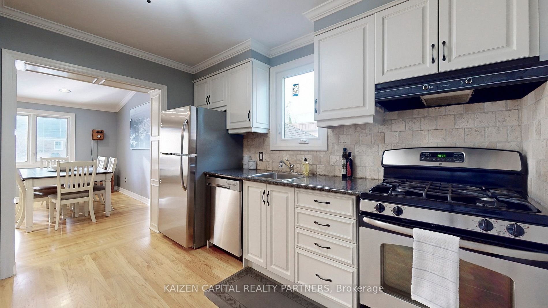 15 Stamford Sq N