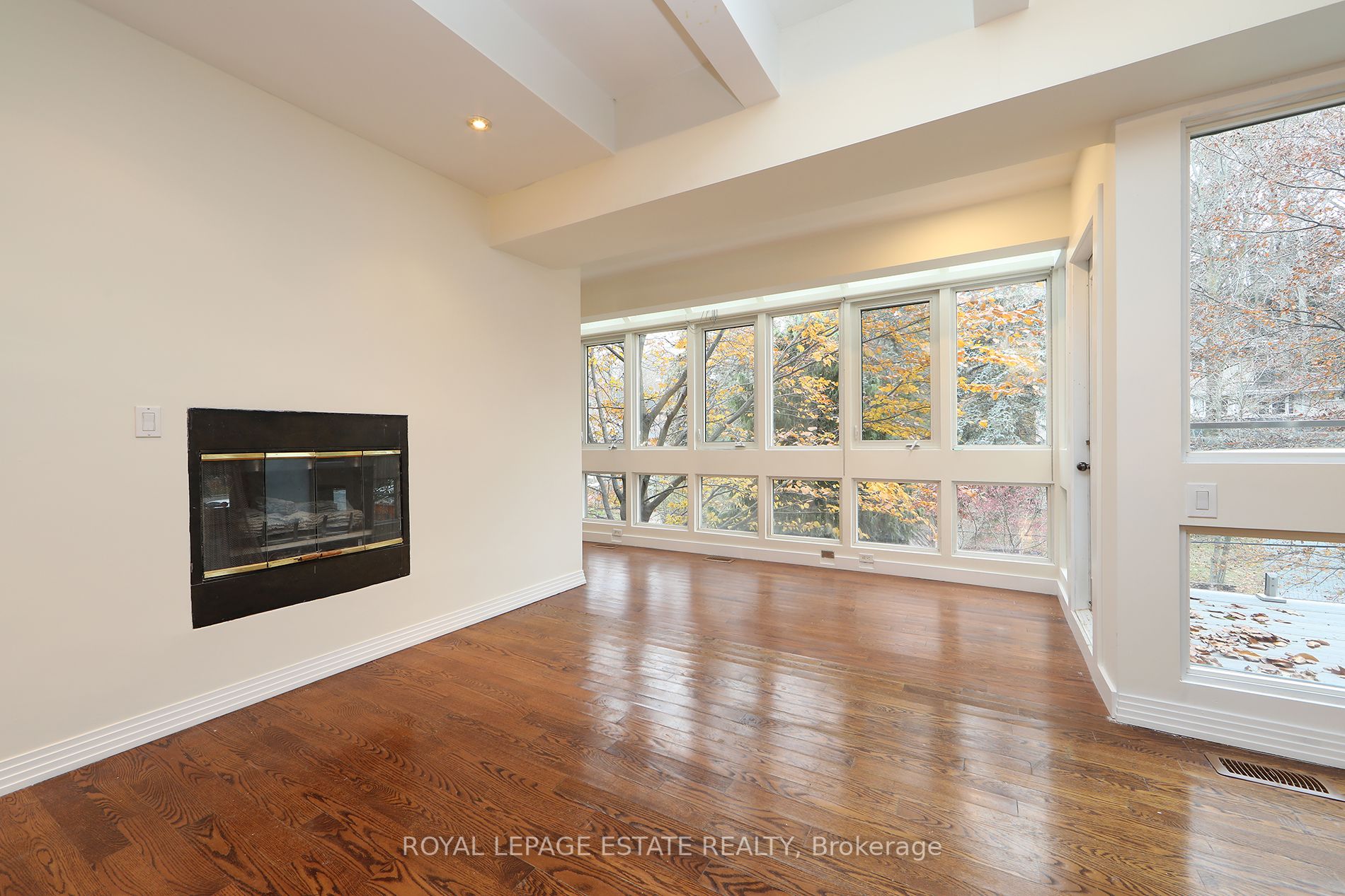 25 Fallingbrook Drive