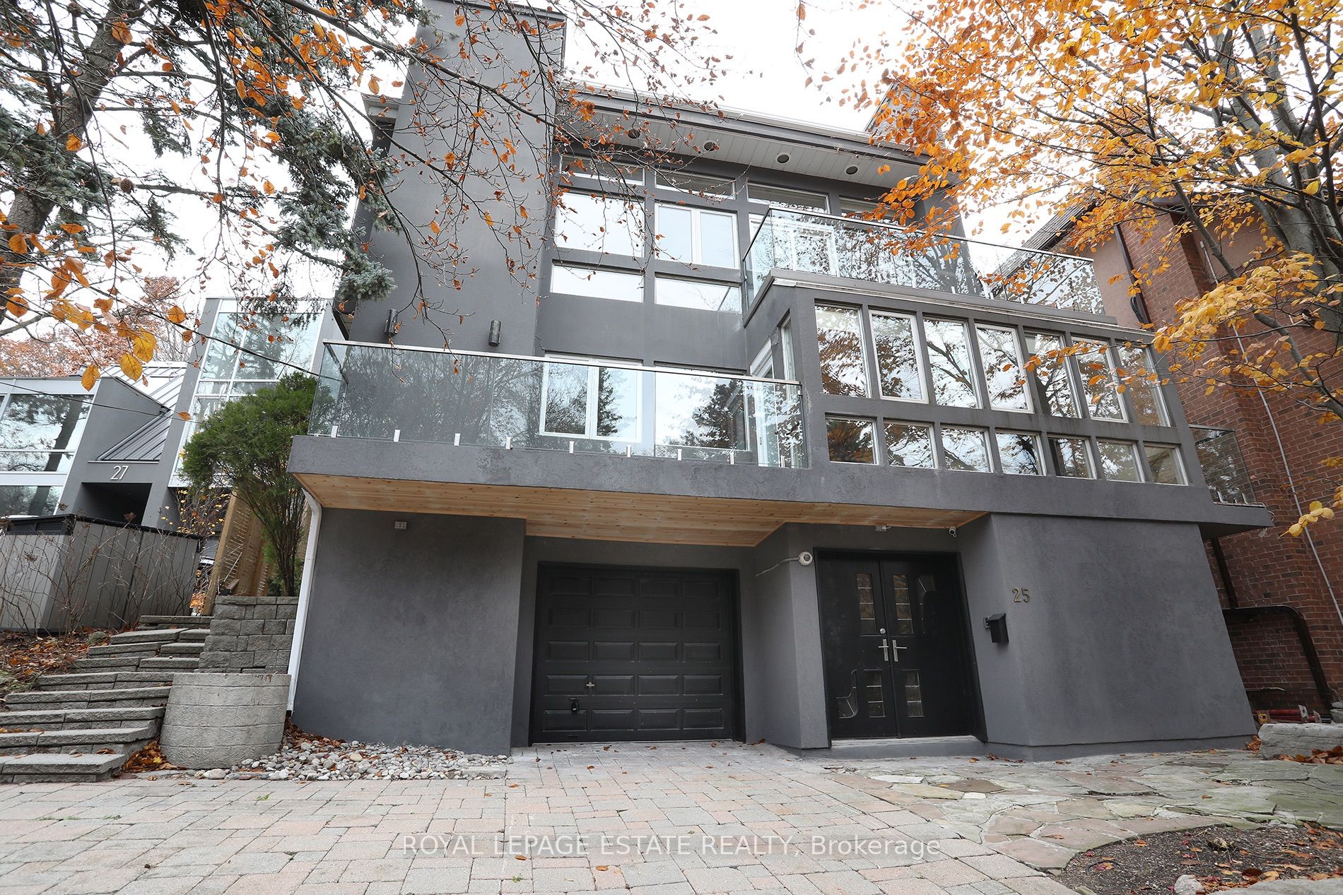 25 Fallingbrook Drive