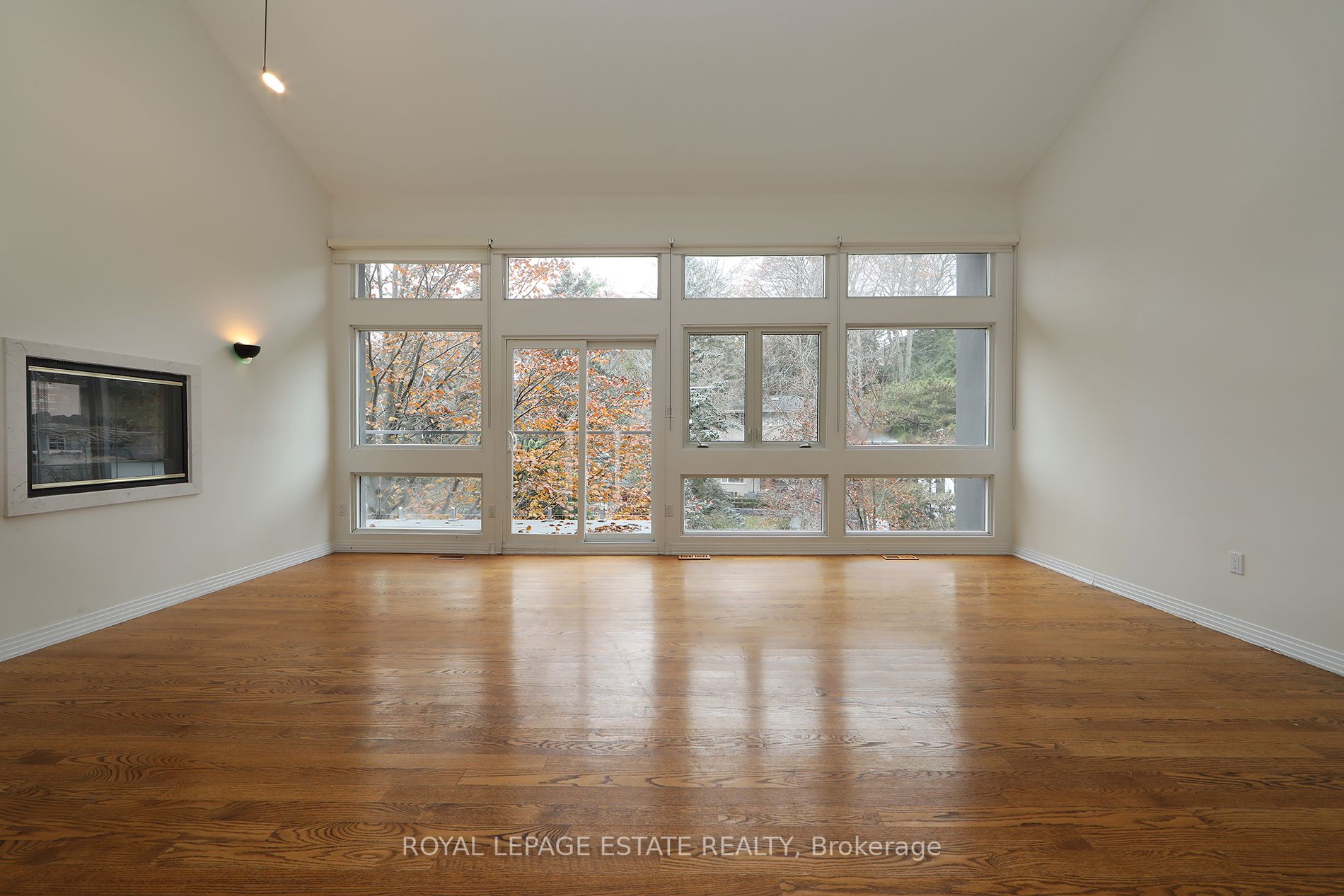 25 Fallingbrook Drive