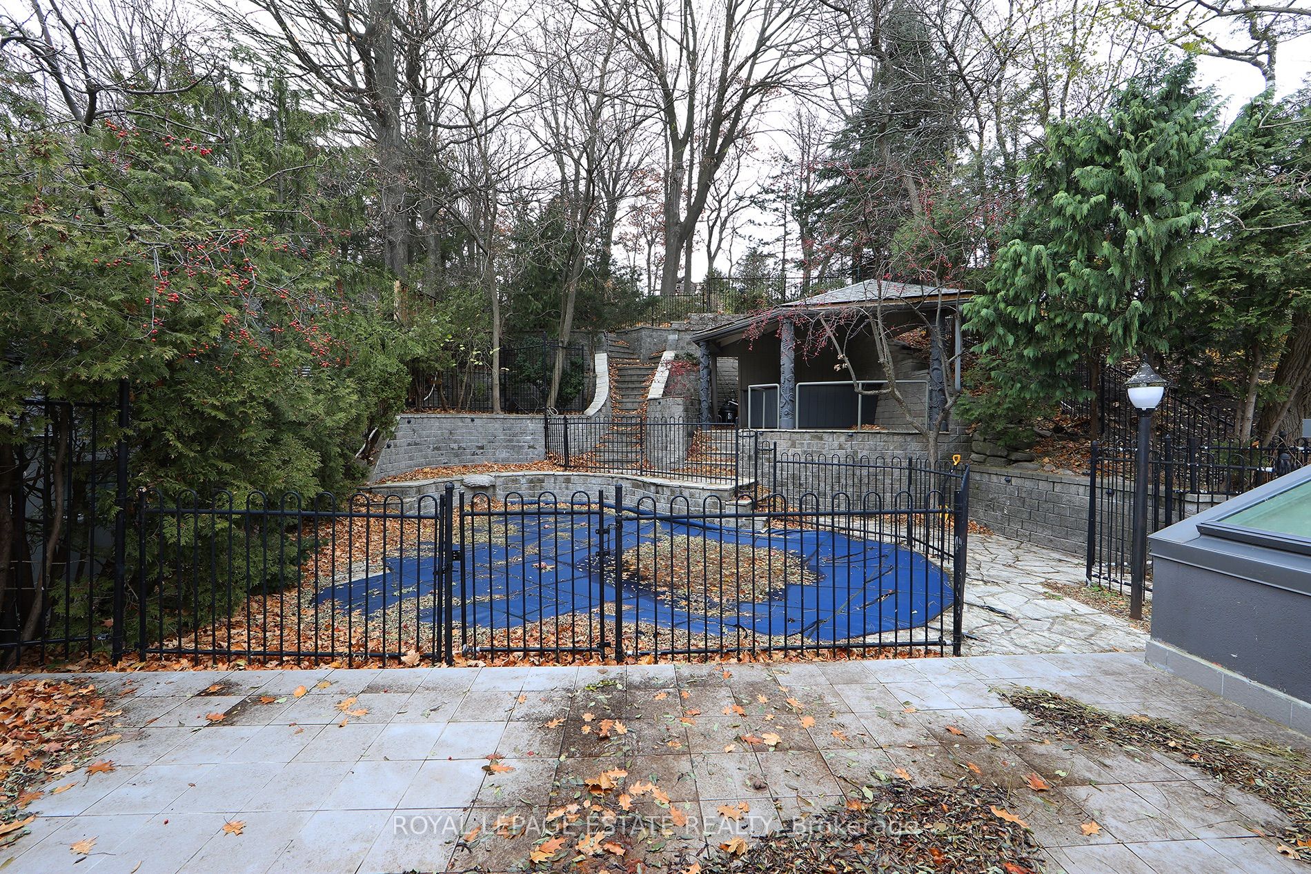 25 Fallingbrook Drive