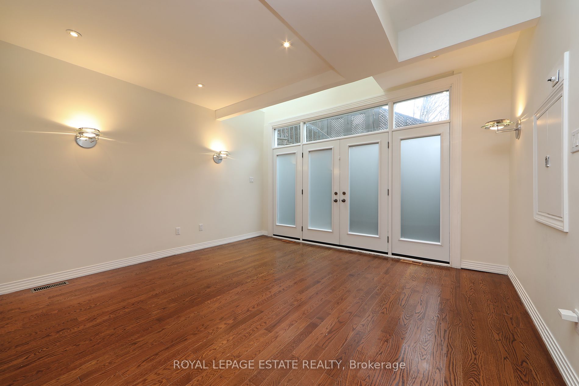 25 Fallingbrook Drive