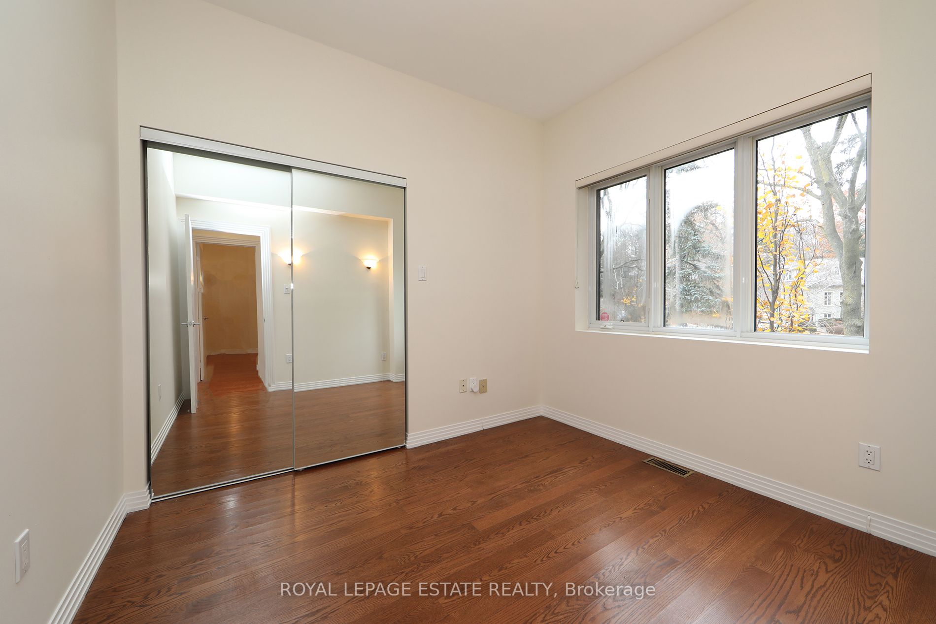 25 Fallingbrook Drive
