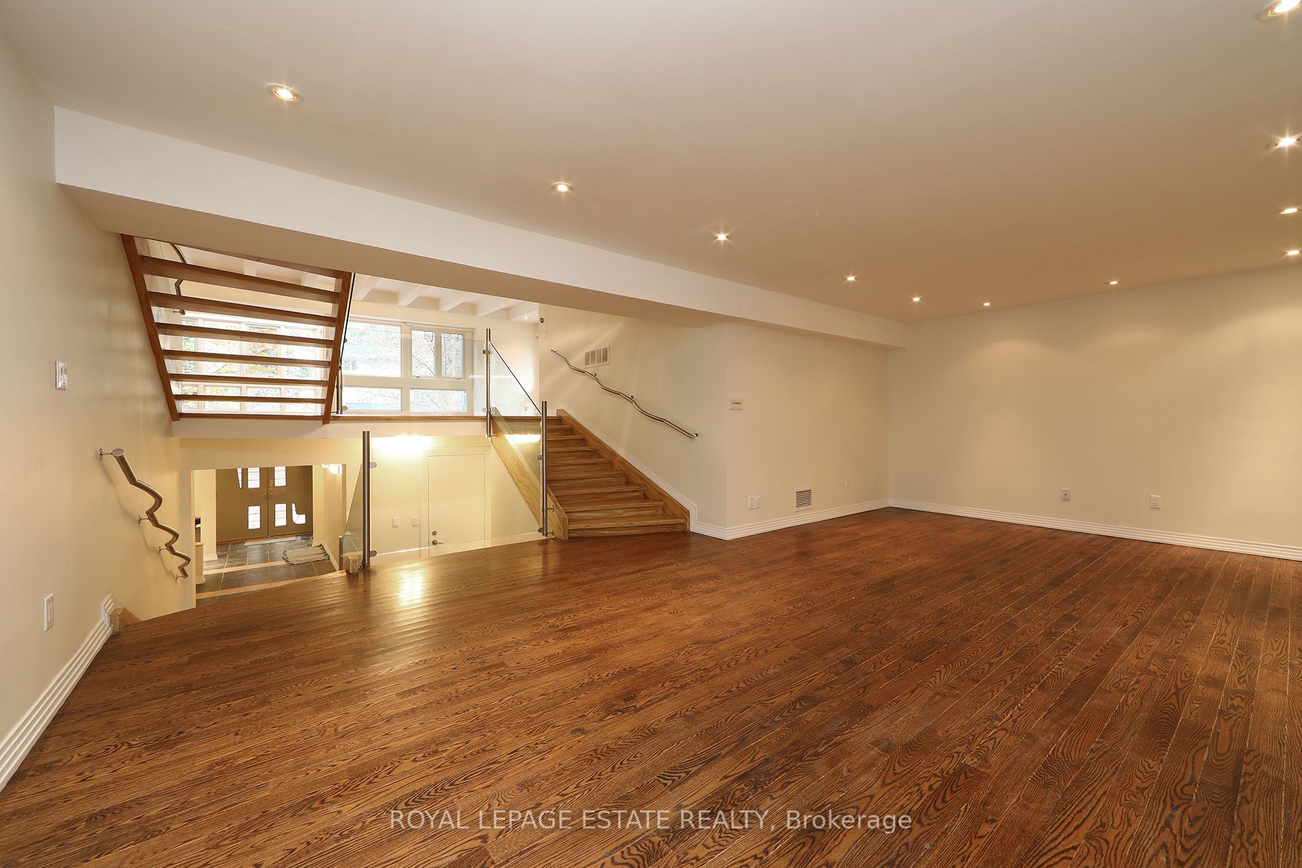25 Fallingbrook Drive