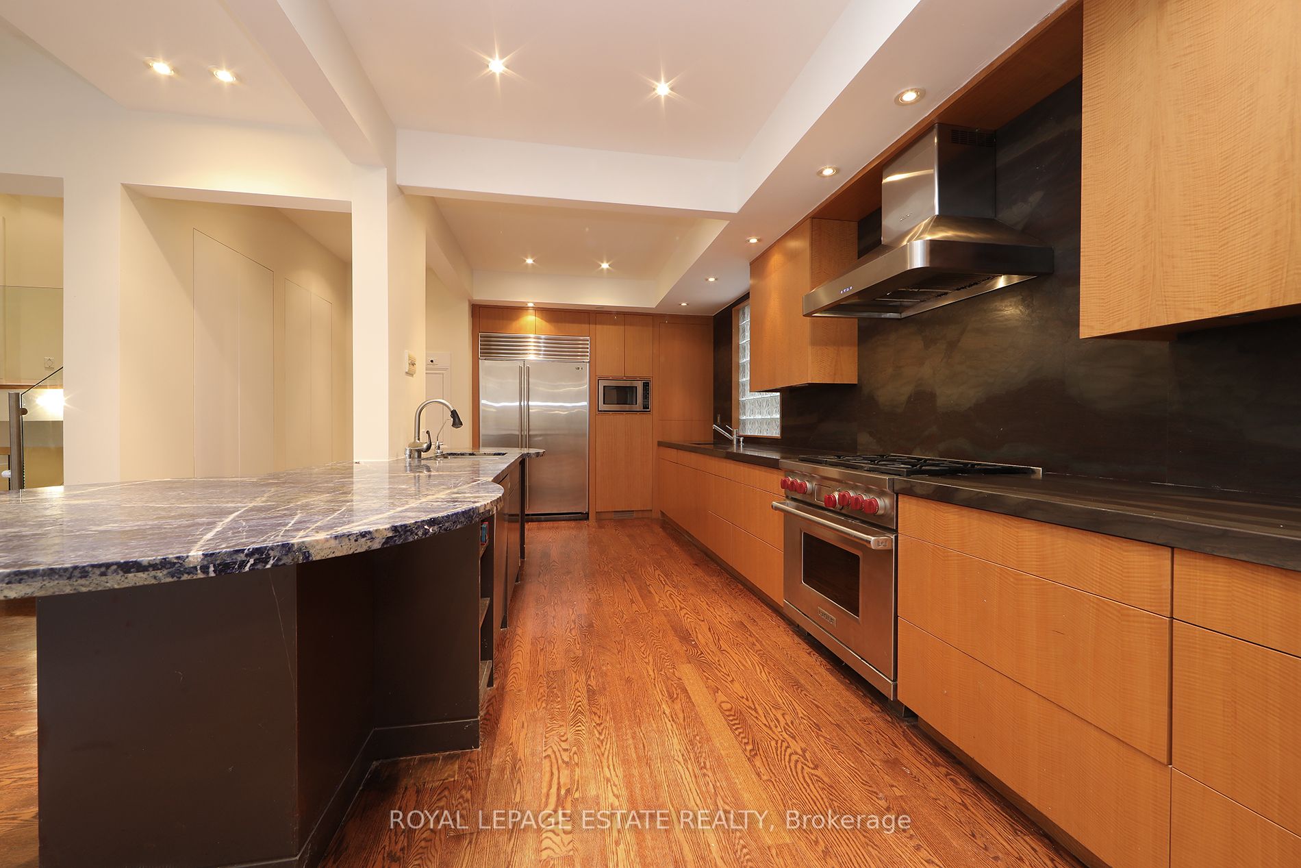 25 Fallingbrook Drive