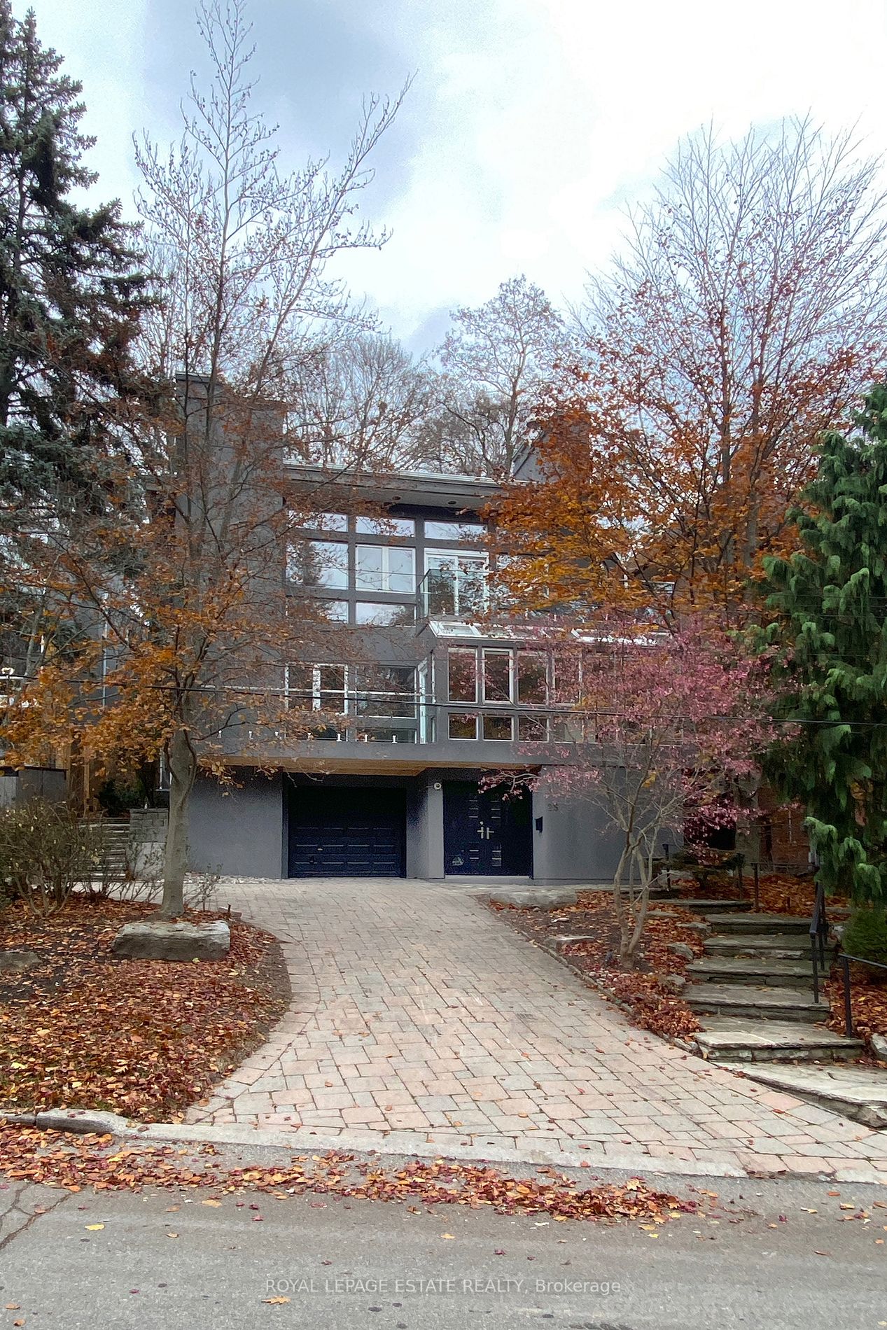 25 Fallingbrook Drive