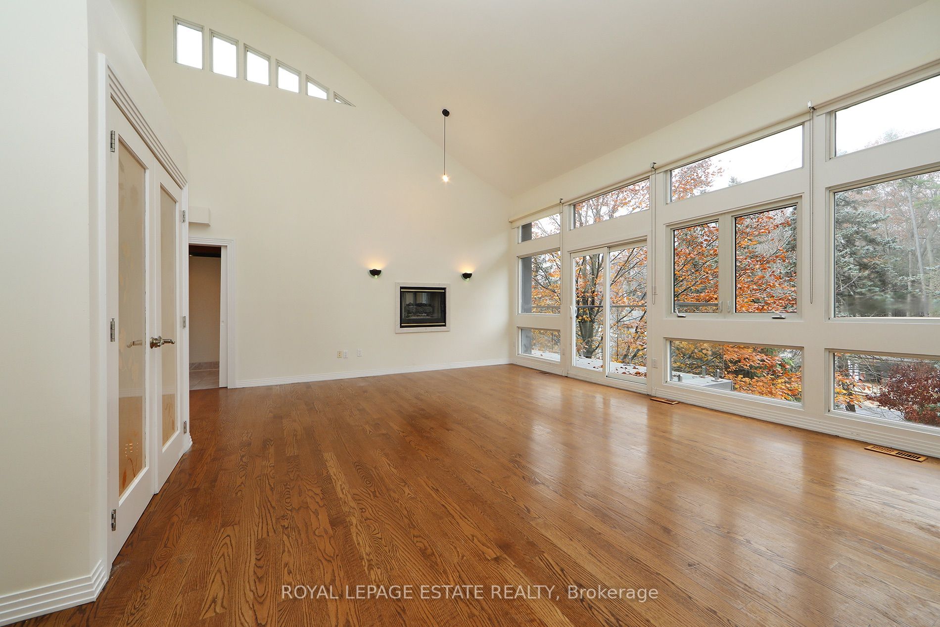 25 Fallingbrook Drive