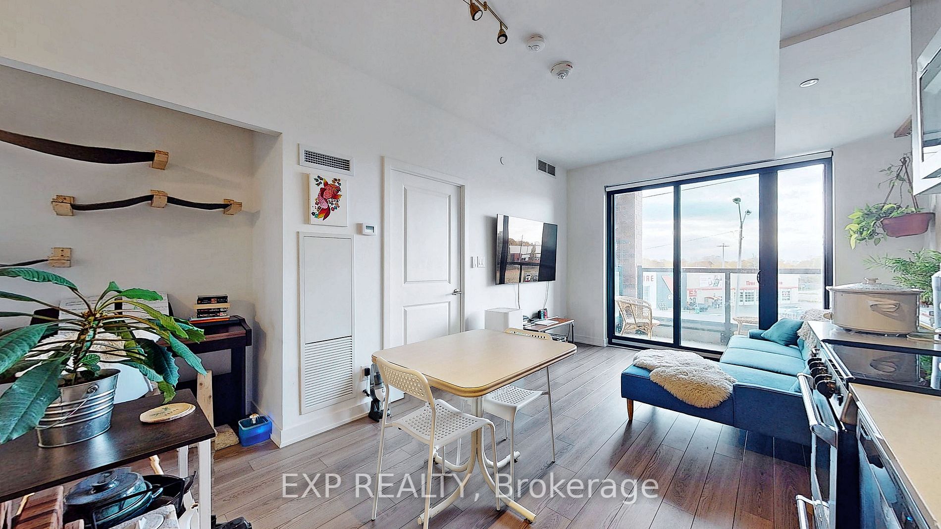 2799 Kingston Rd, #318