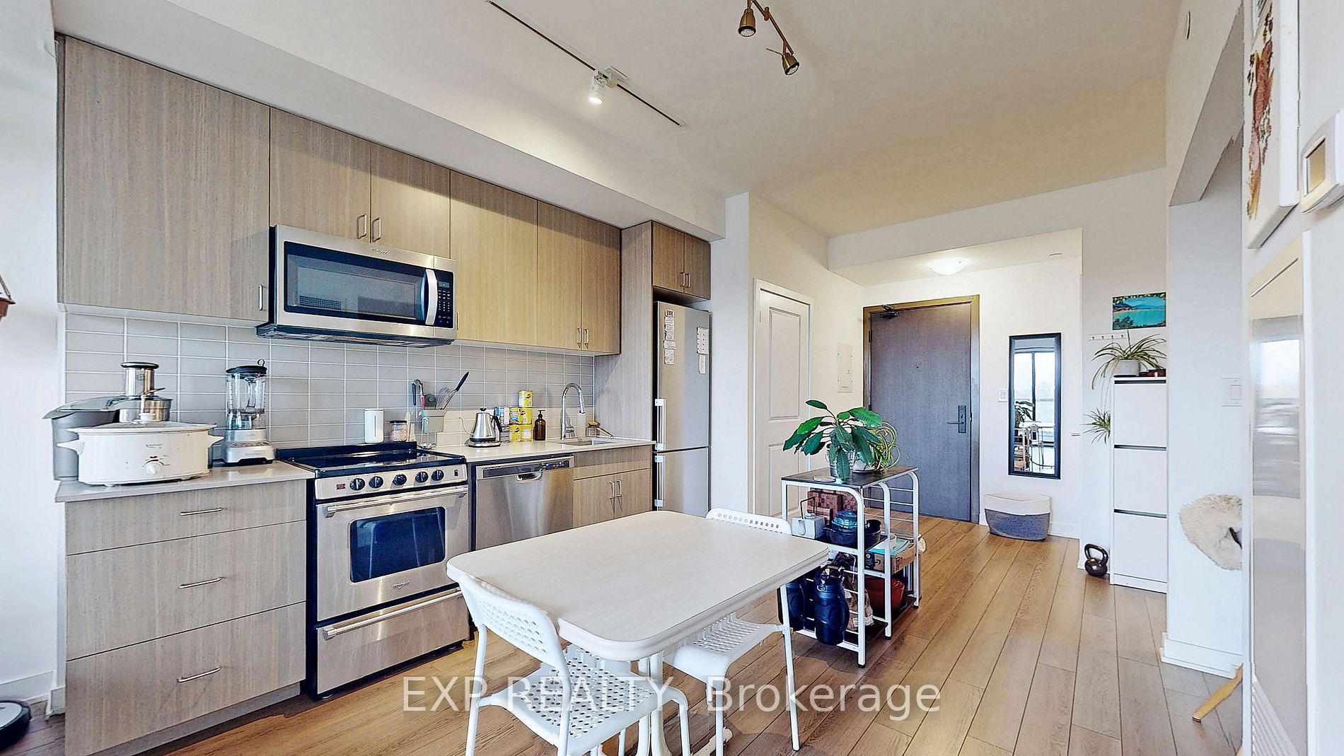2799 Kingston Rd, #318