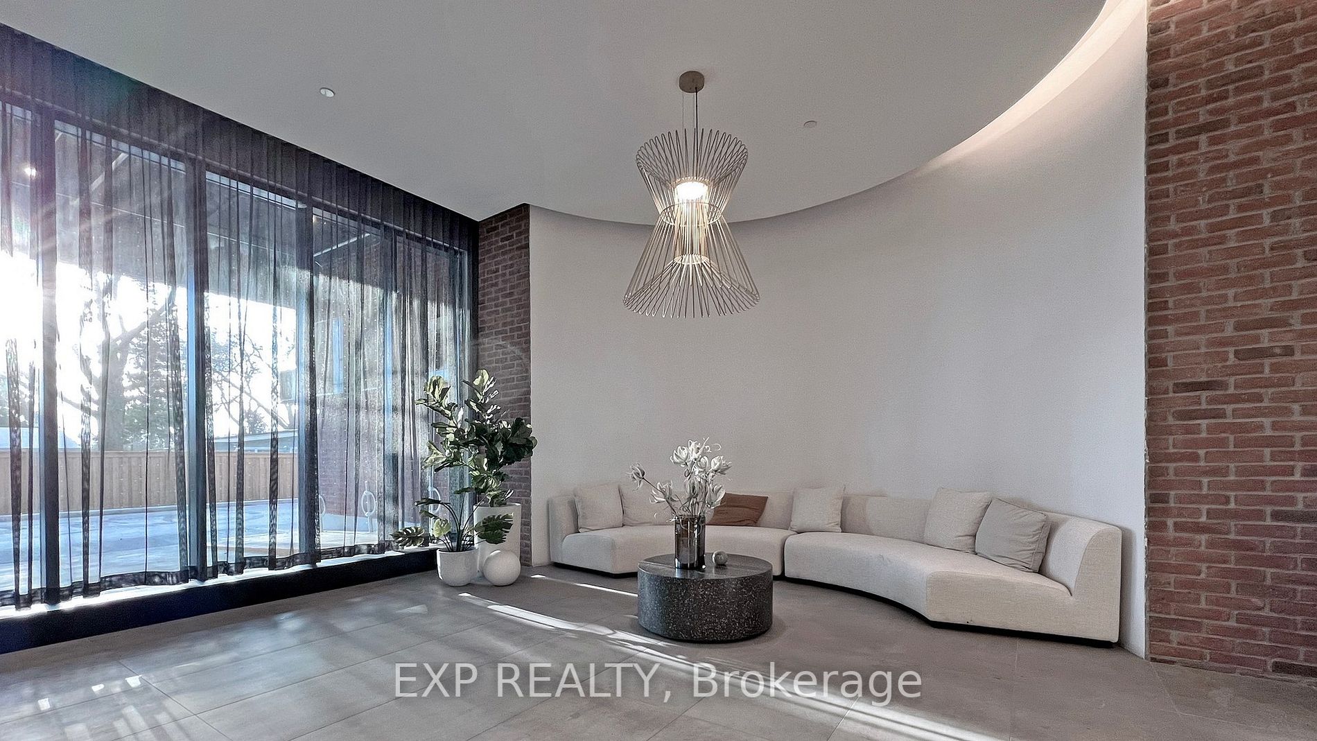 2799 Kingston Rd, #318