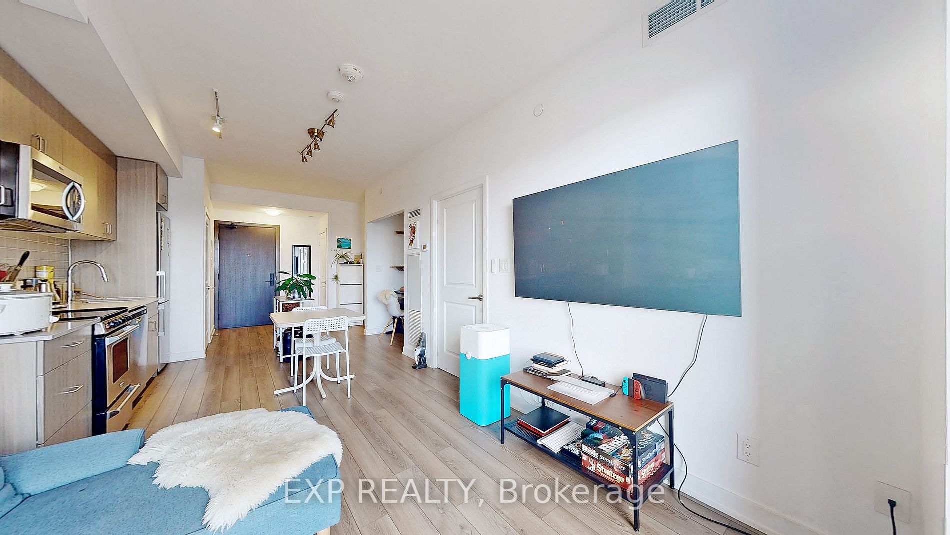 2799 Kingston Rd, #318