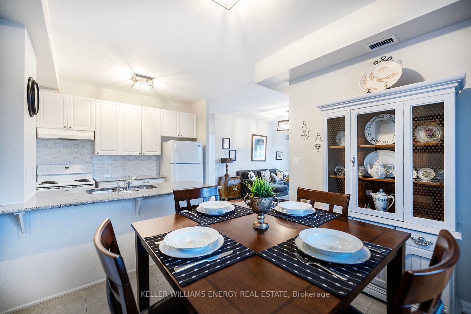 1 Sidney Lane, #206