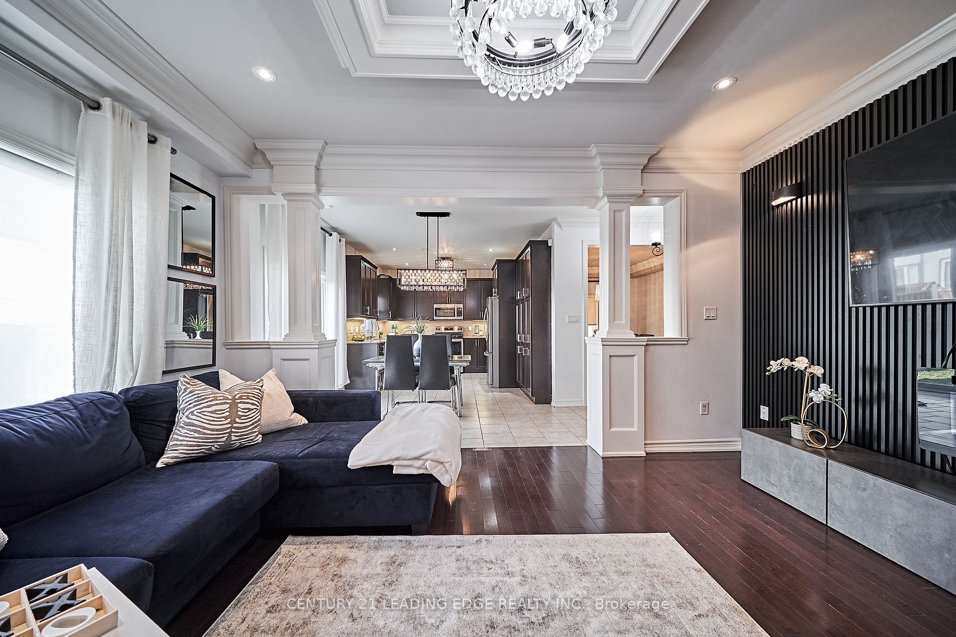 6 North Glen Blvd
