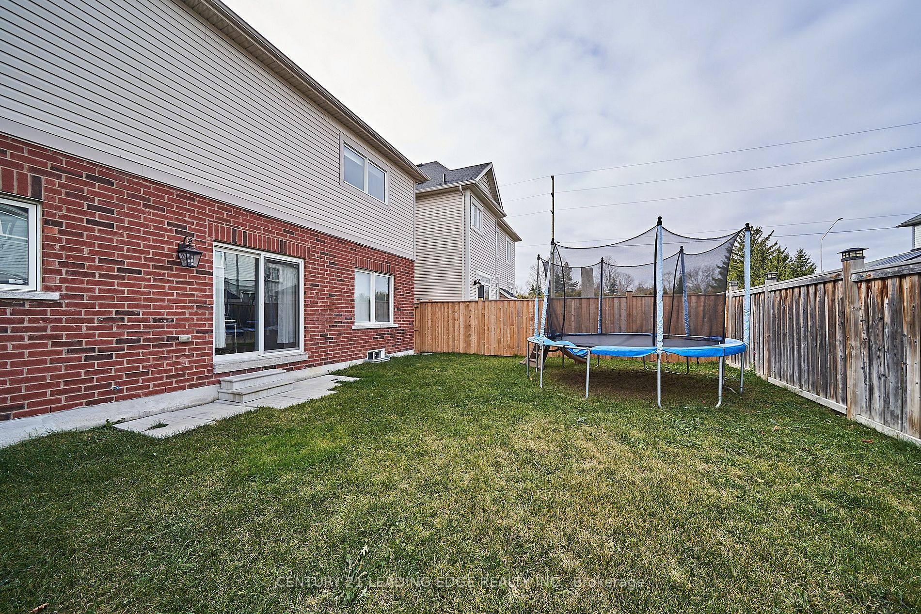 6 North Glen Blvd