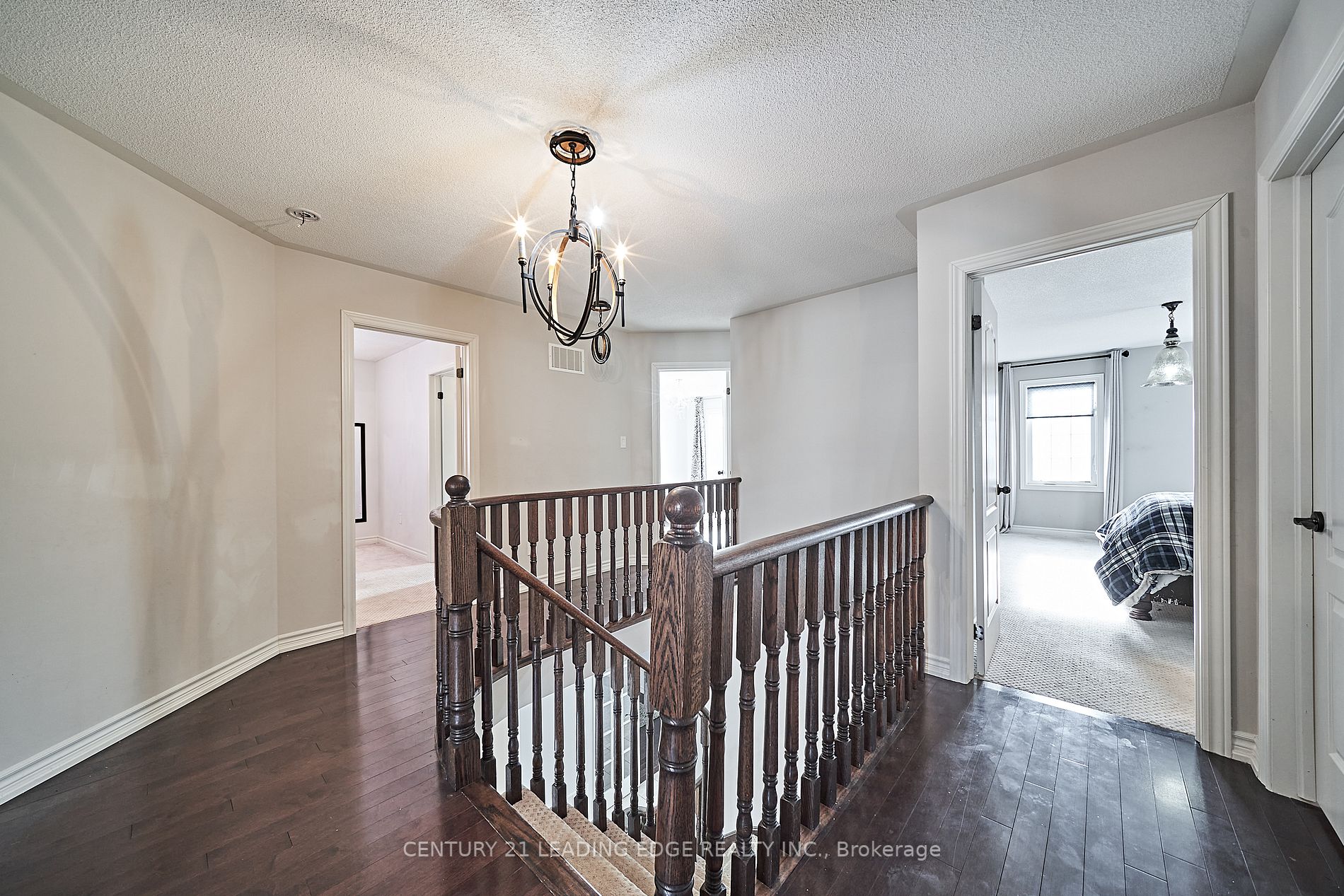6 North Glen Blvd