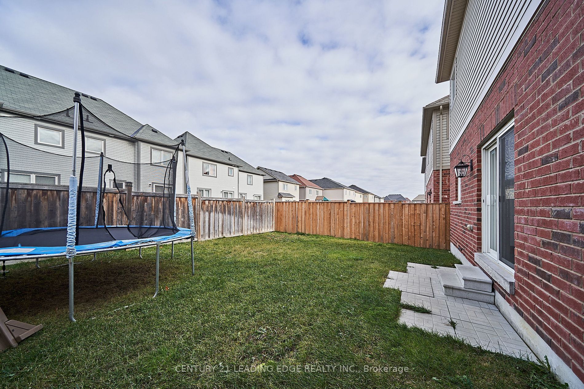 6 North Glen Blvd