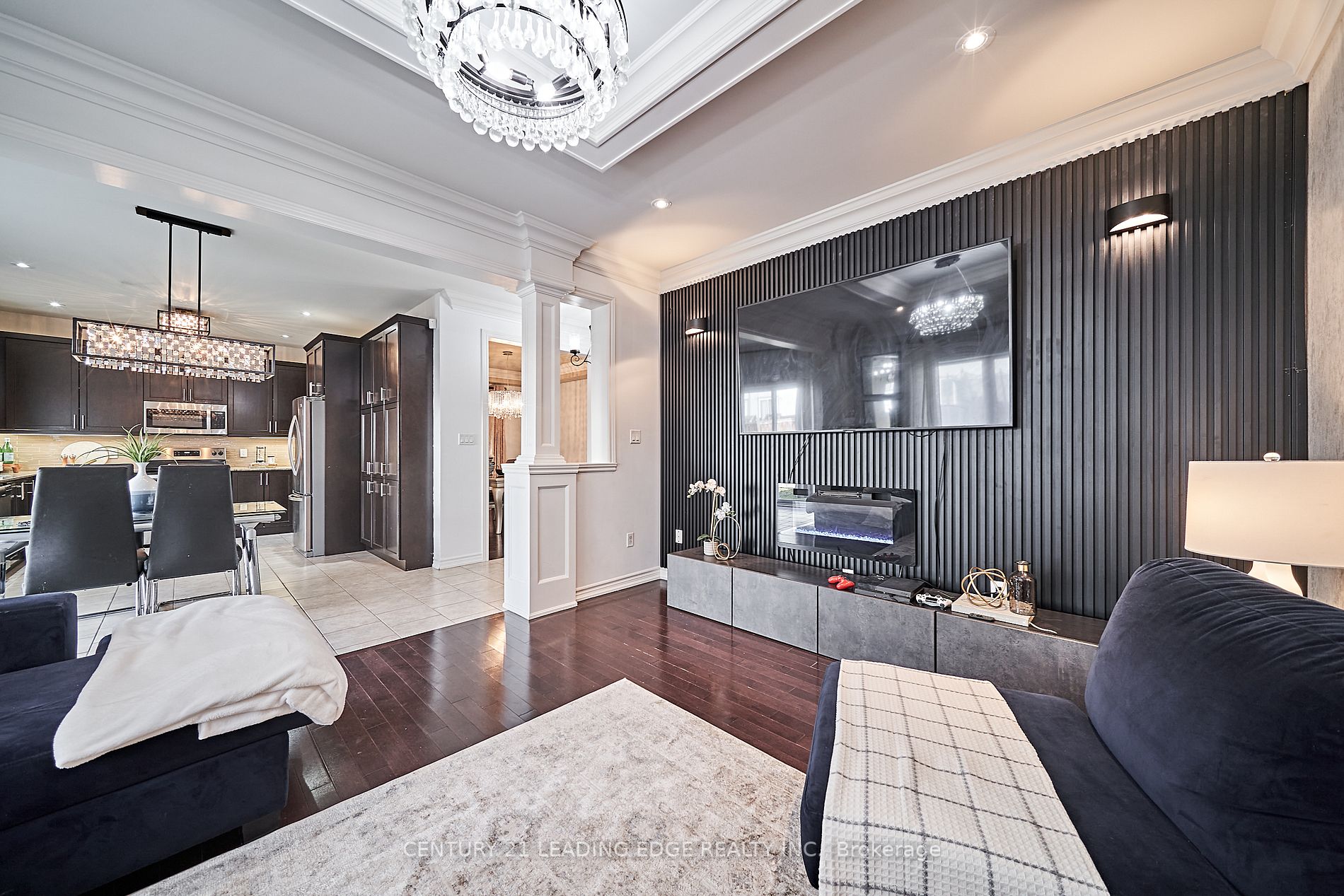 6 North Glen Blvd
