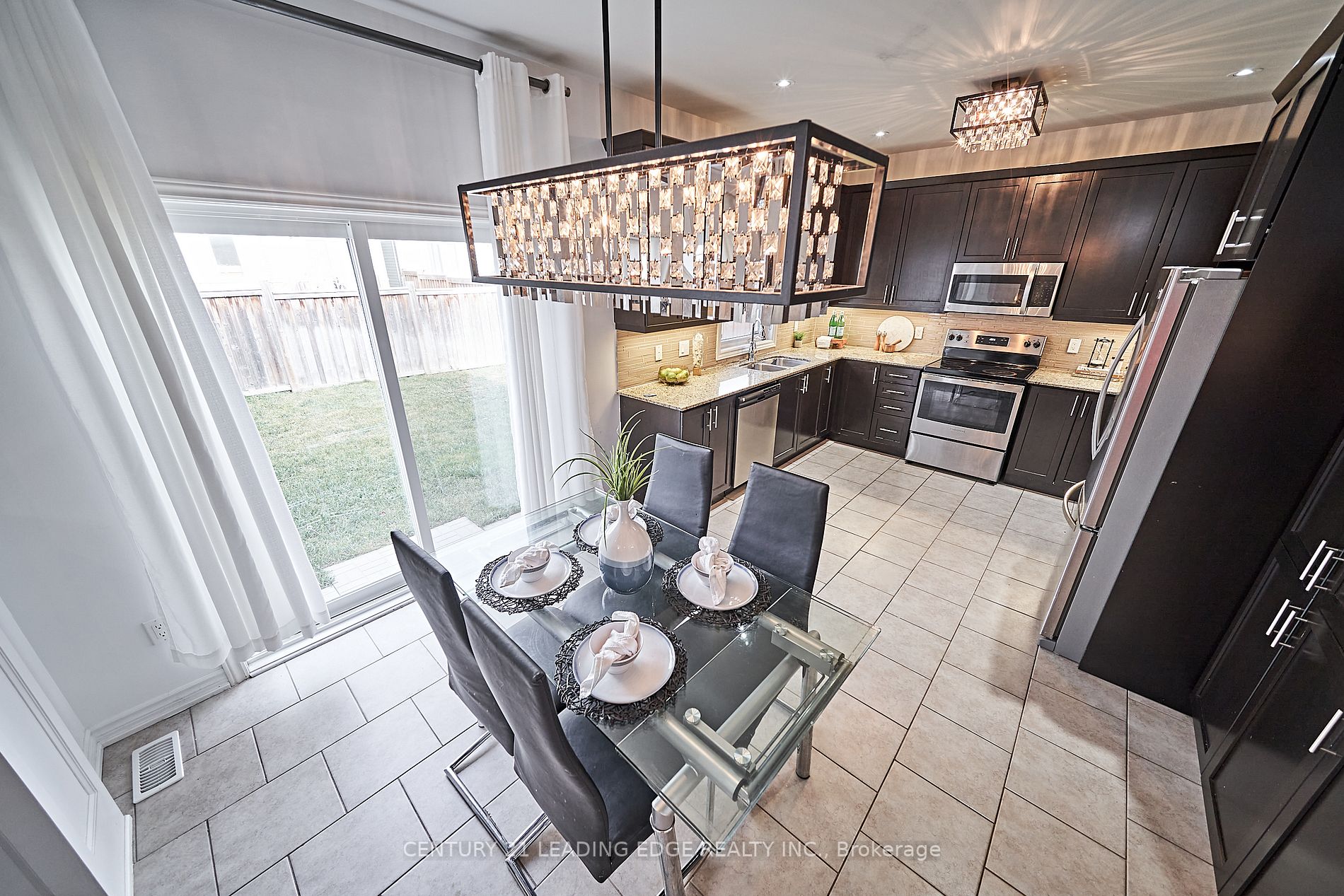 6 North Glen Blvd