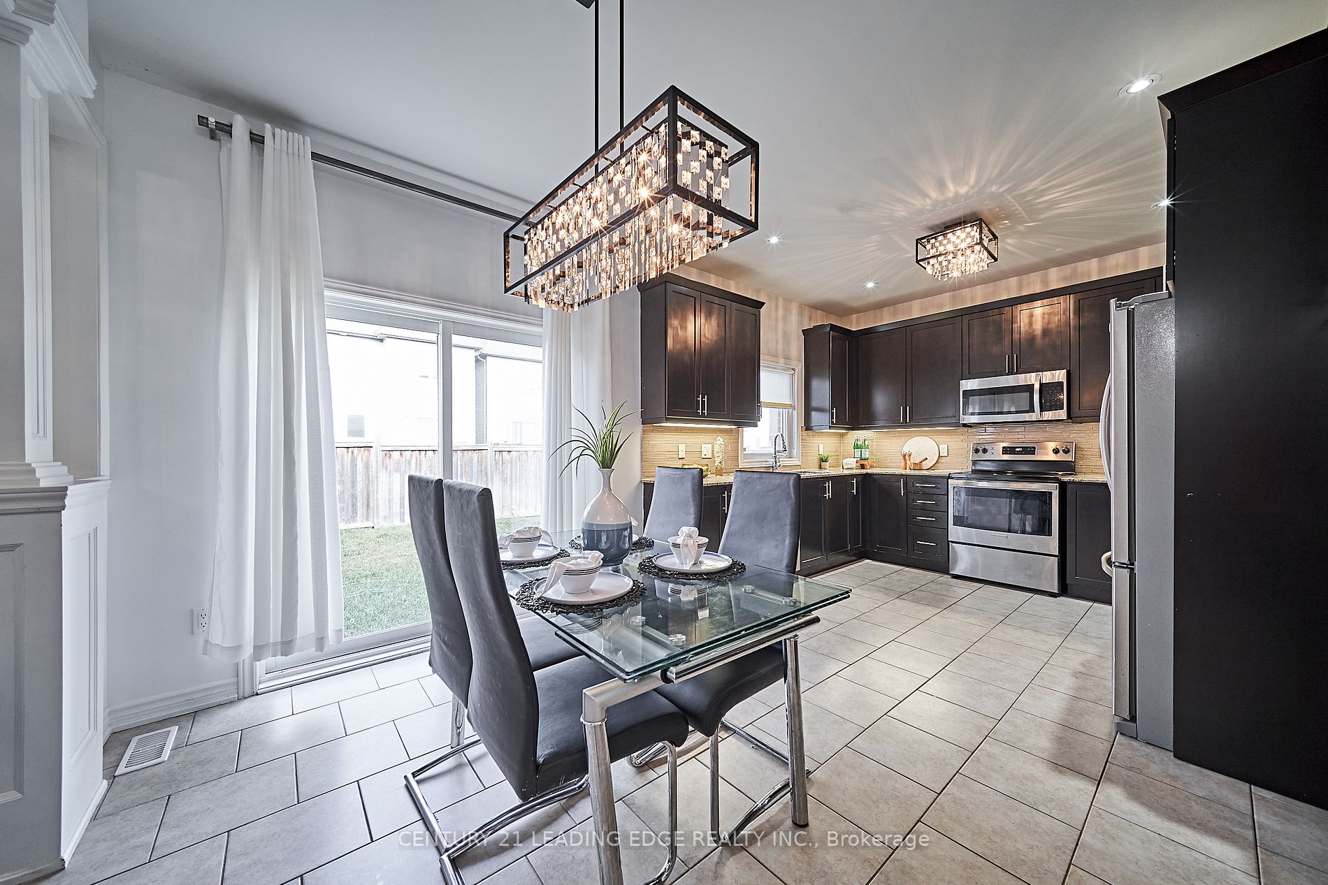 6 North Glen Blvd