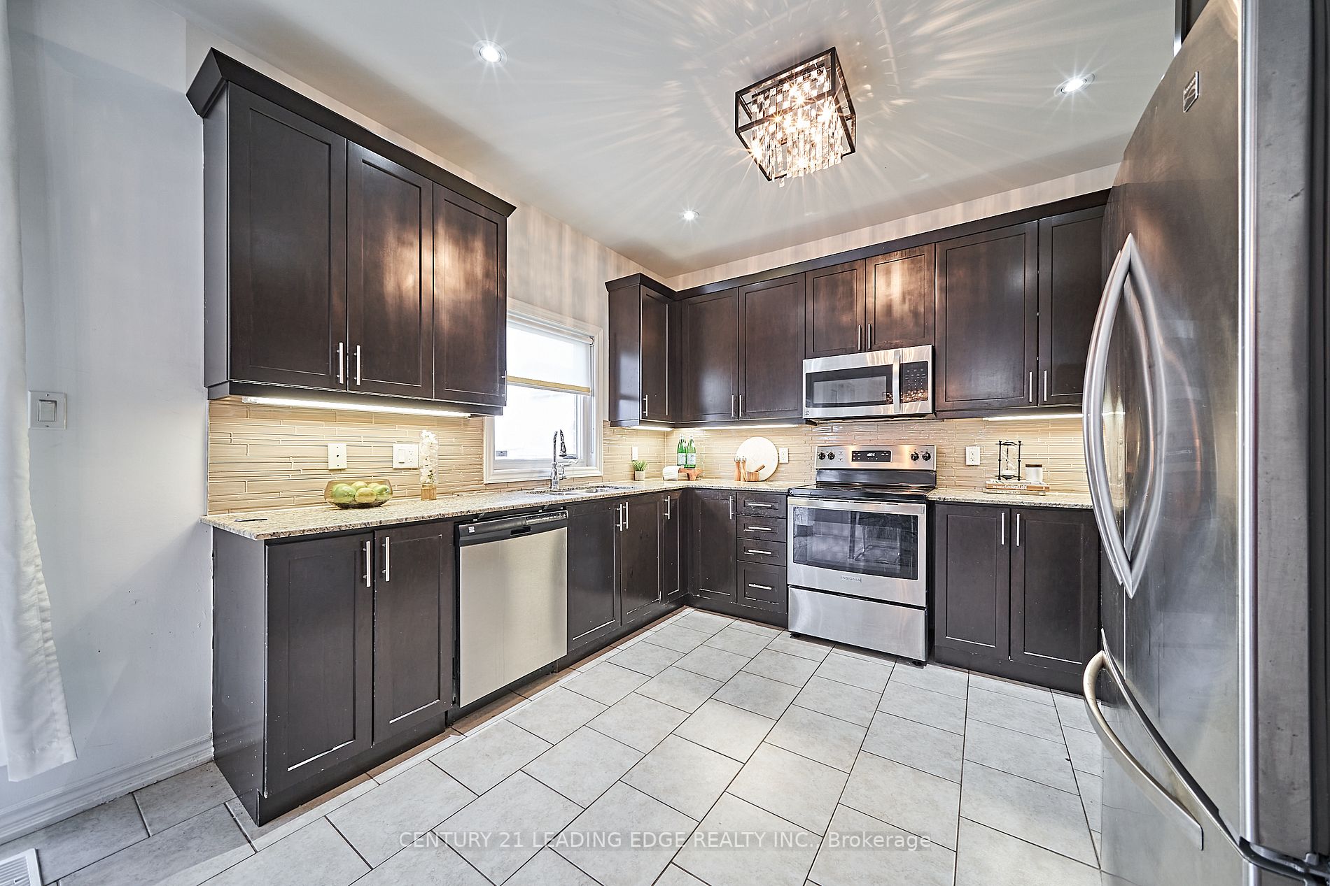 6 North Glen Blvd