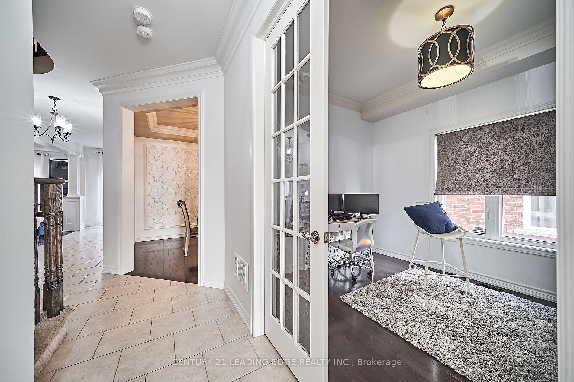 6 North Glen Blvd