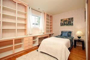 985 Vistula Dr