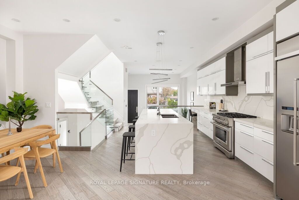 65 Derwyn Road