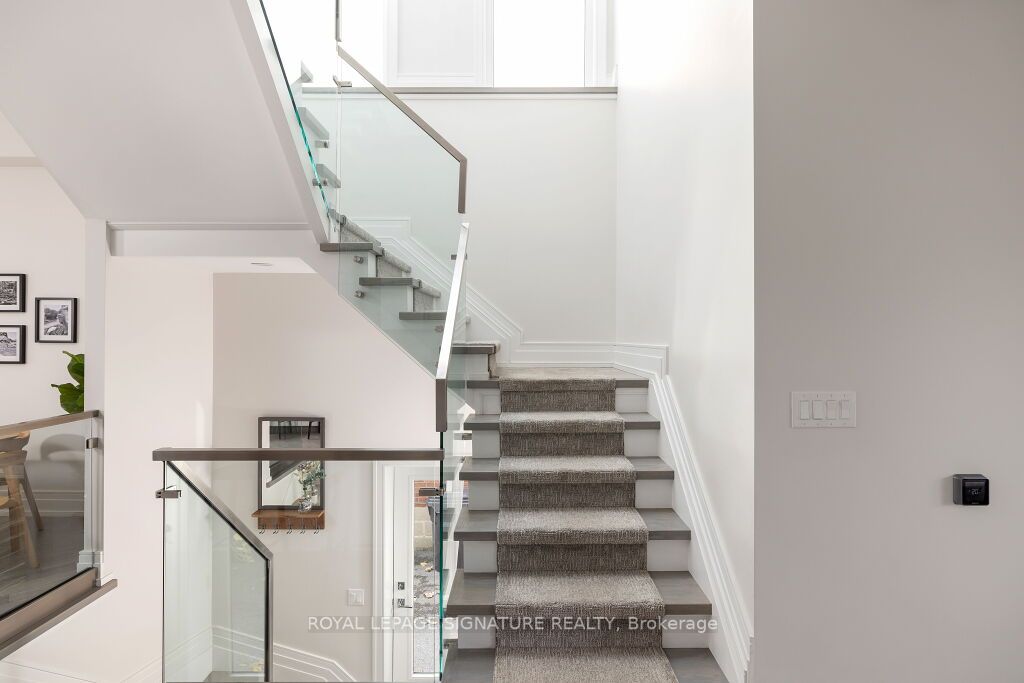 65 Derwyn Road