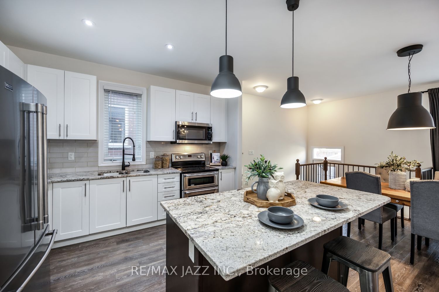 6 Colville Avenue