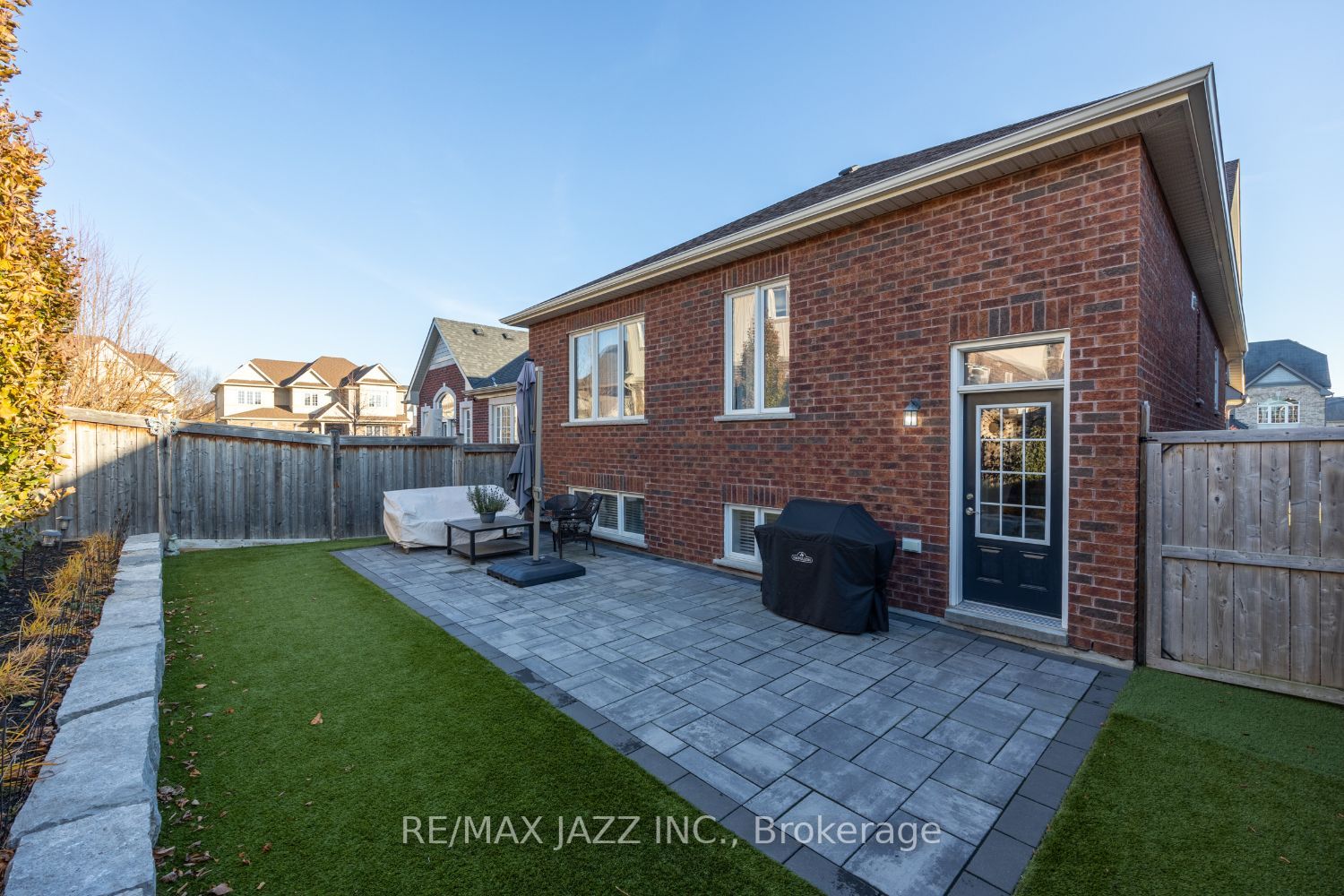 6 Colville Avenue