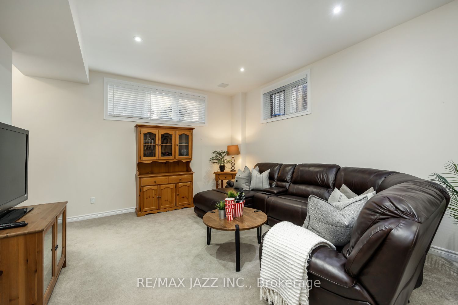 6 Colville Avenue
